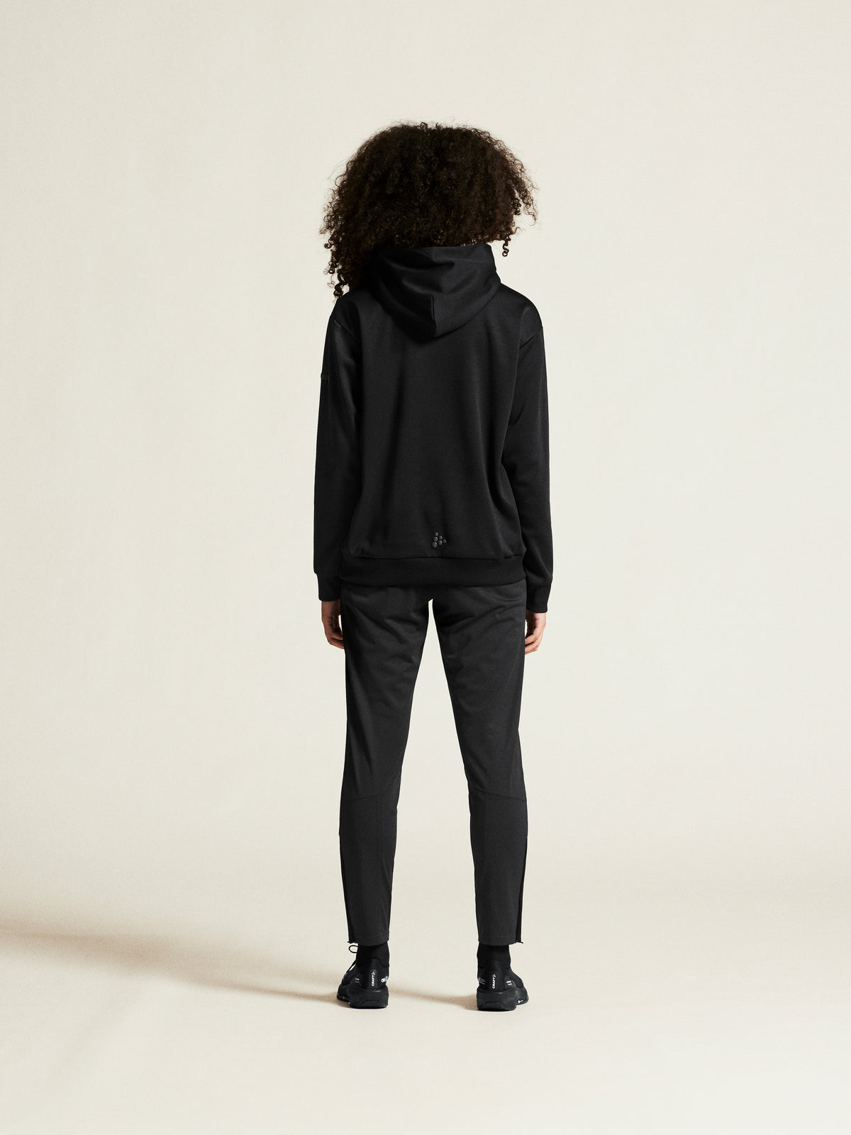 Craft Community 2.0 Function Hoodie Damen in Schwarz, Detailansicht
