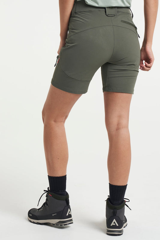 Tenson TXlite Flex Shorts Women Dunkelolivgrün, Produktansicht