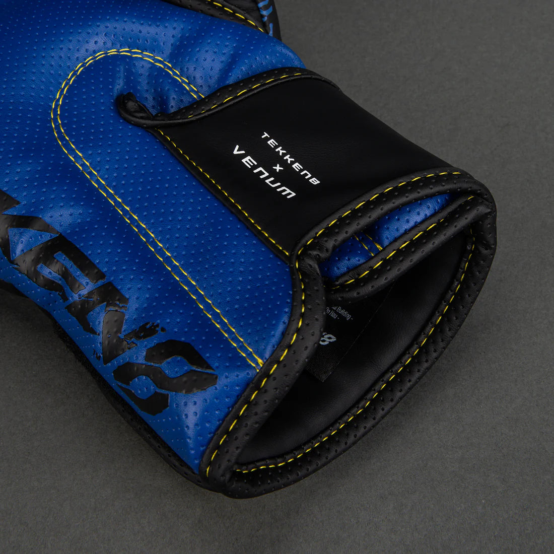 Venum - Tekken 2 Boxing Gloves KING