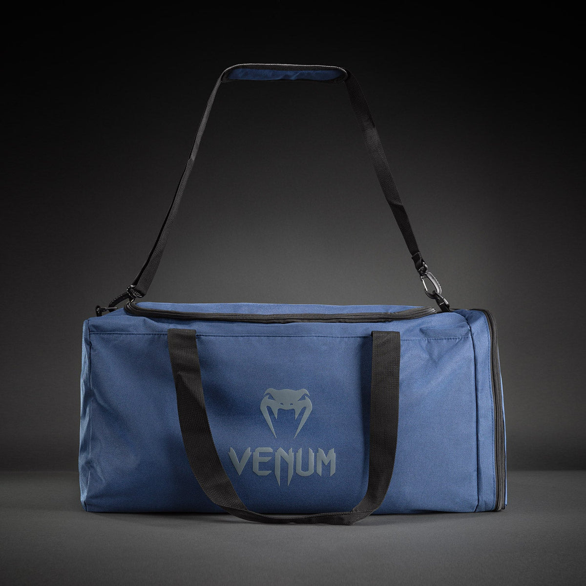 Venum Essential Sporttasche in Marineblau, Grösse L mit 61 Litern