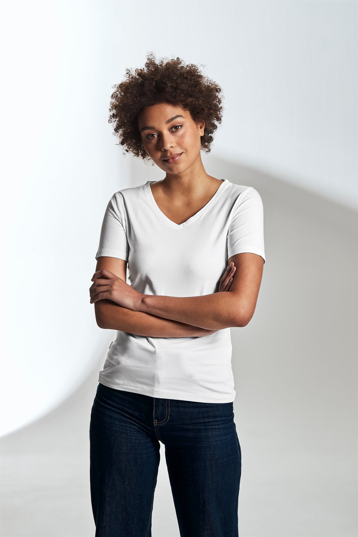 Cottover Stretch V-Neck Lady Weiss, Produktansicht