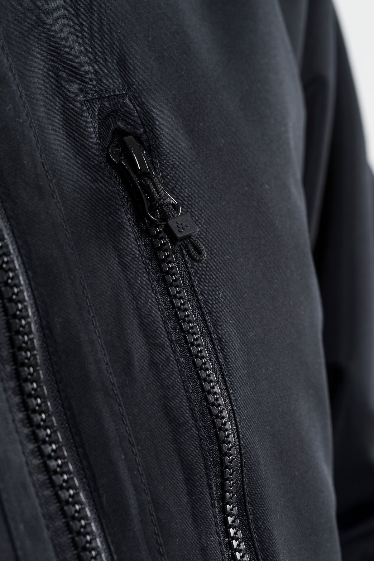 Craft Jacket Parkas Herren in Schwarz, Detailansicht