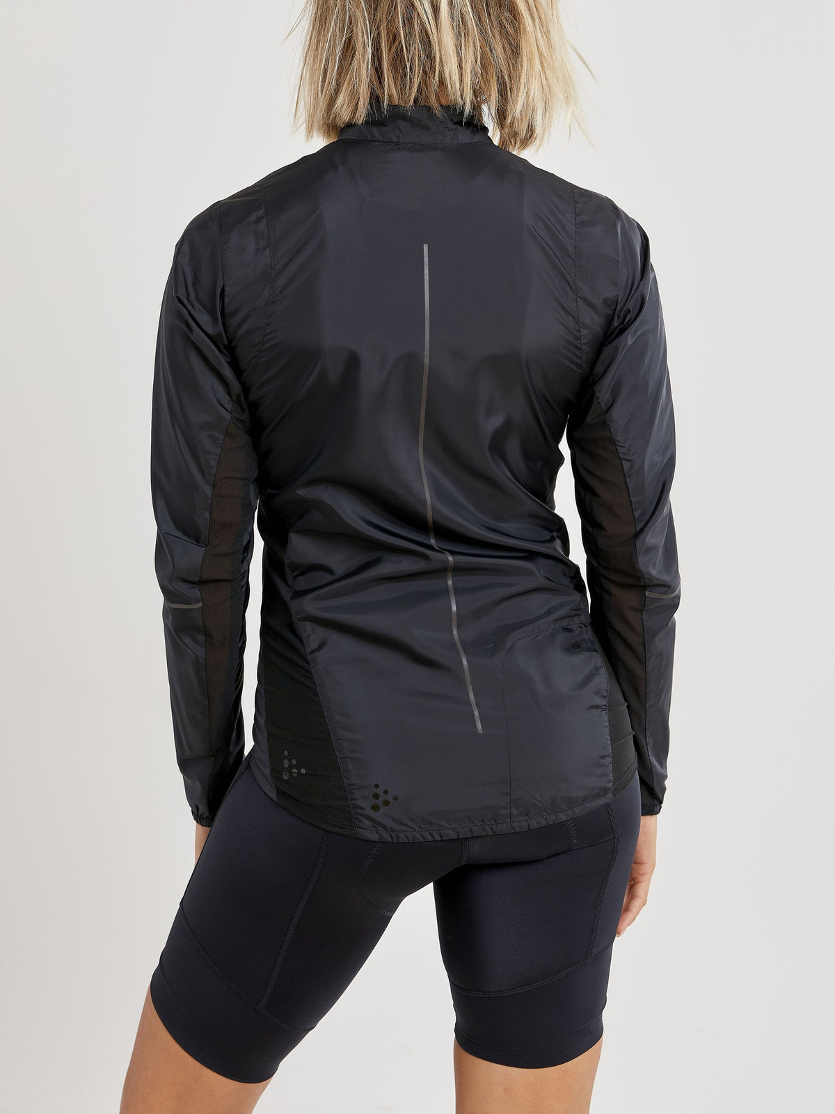 Craft ADV Essence Light Wind Jacket Damen in Schwarz, Detailansicht