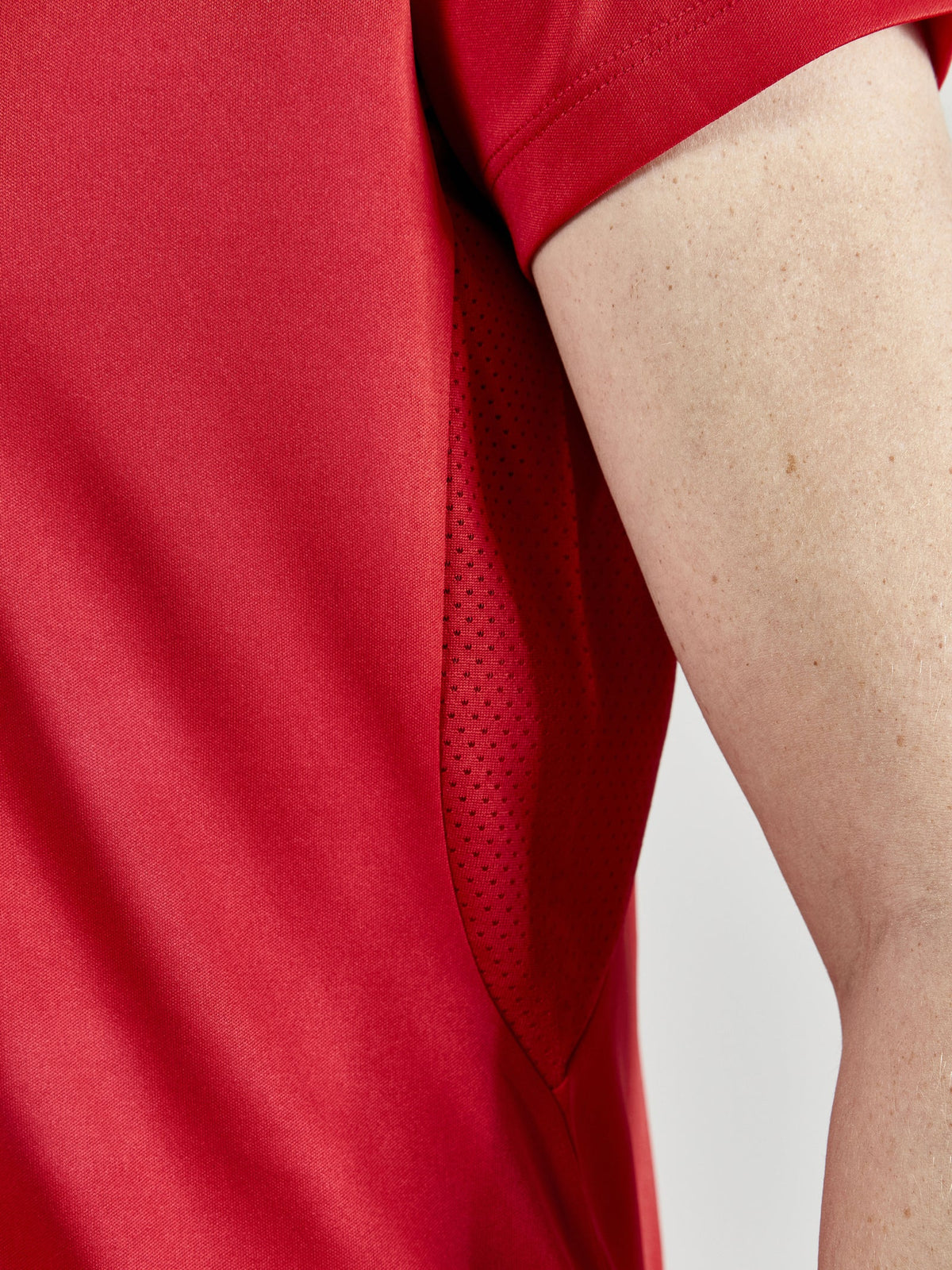 Craft Evolve Tee Damen in Rot, Detailansicht