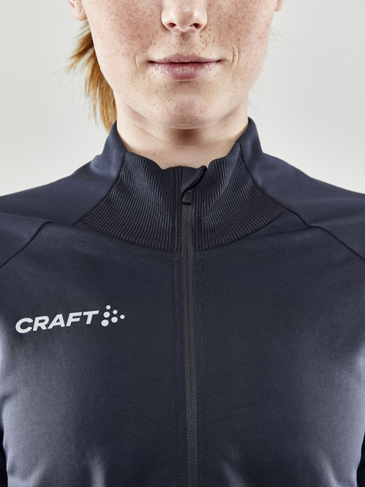 Craft Evolve Full Zip Damen in Dunkelgrau, Detailansicht