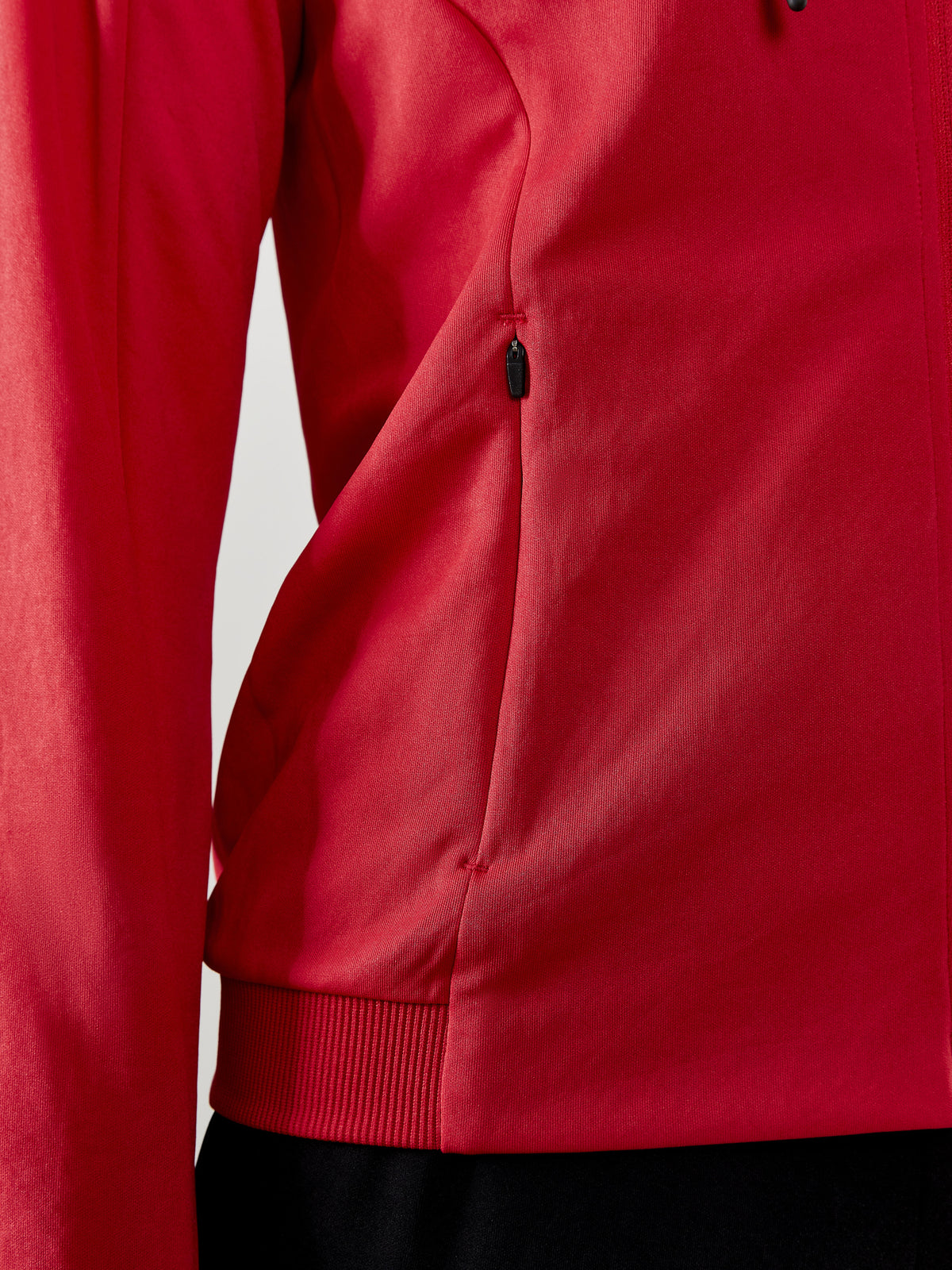 Craft Evolve Hood Jacket Damen in Rot, Detailansicht