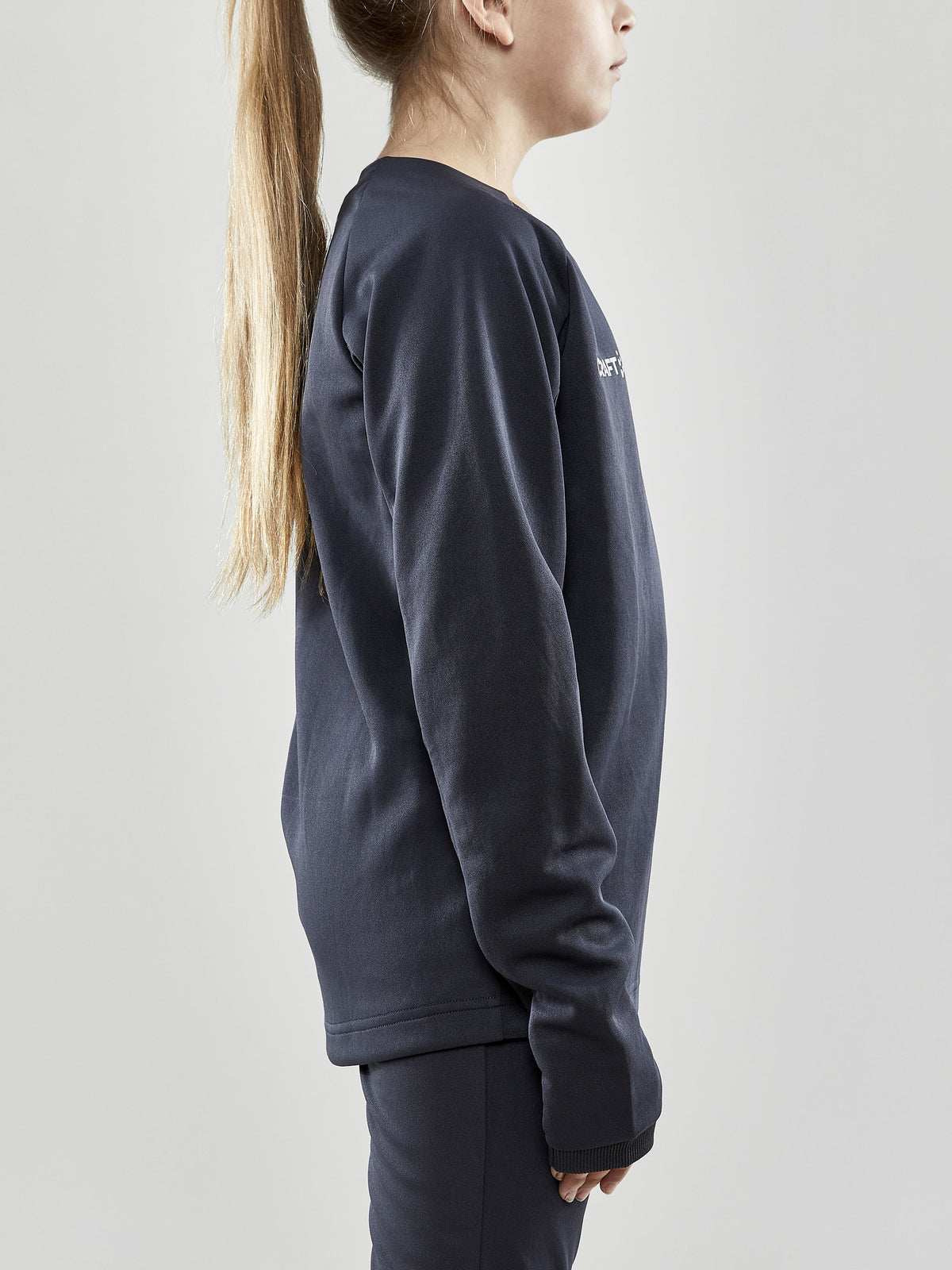 Craft Evolve Crew Neck Junior in Dunkelgrau, Detailansicht