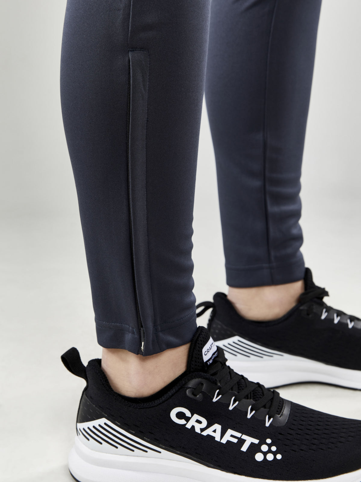 Craft Evolve Pants Damen in Dunkelgrau, Detailansicht