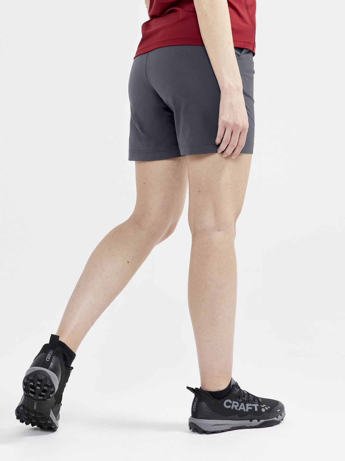 Craft ADV Explore Tech Shorts Damen in Dunkelgrau, Detailansicht