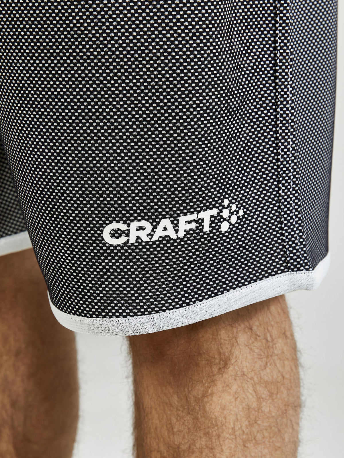 Craft Progress Reversible Basket Shorts Herren in Schwarz/Weiss, Detailansicht