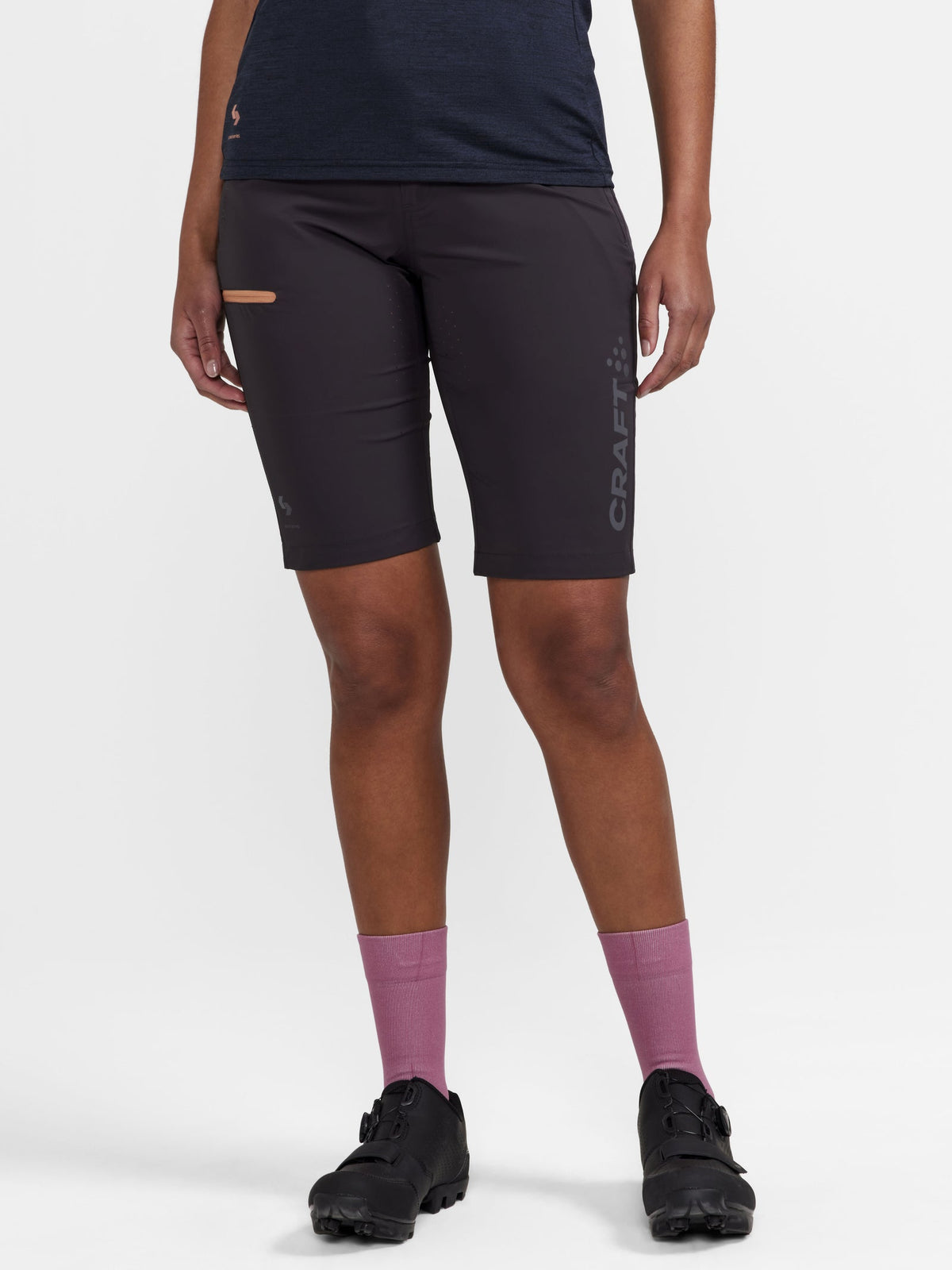 Craft PRO Gravel Shorts Damen in Schiefergrau, Detailansicht
