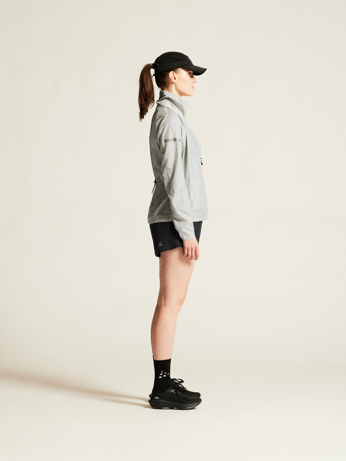 Craft PRO Hypervent Jacket 2 Damen in Grau, Detailansicht