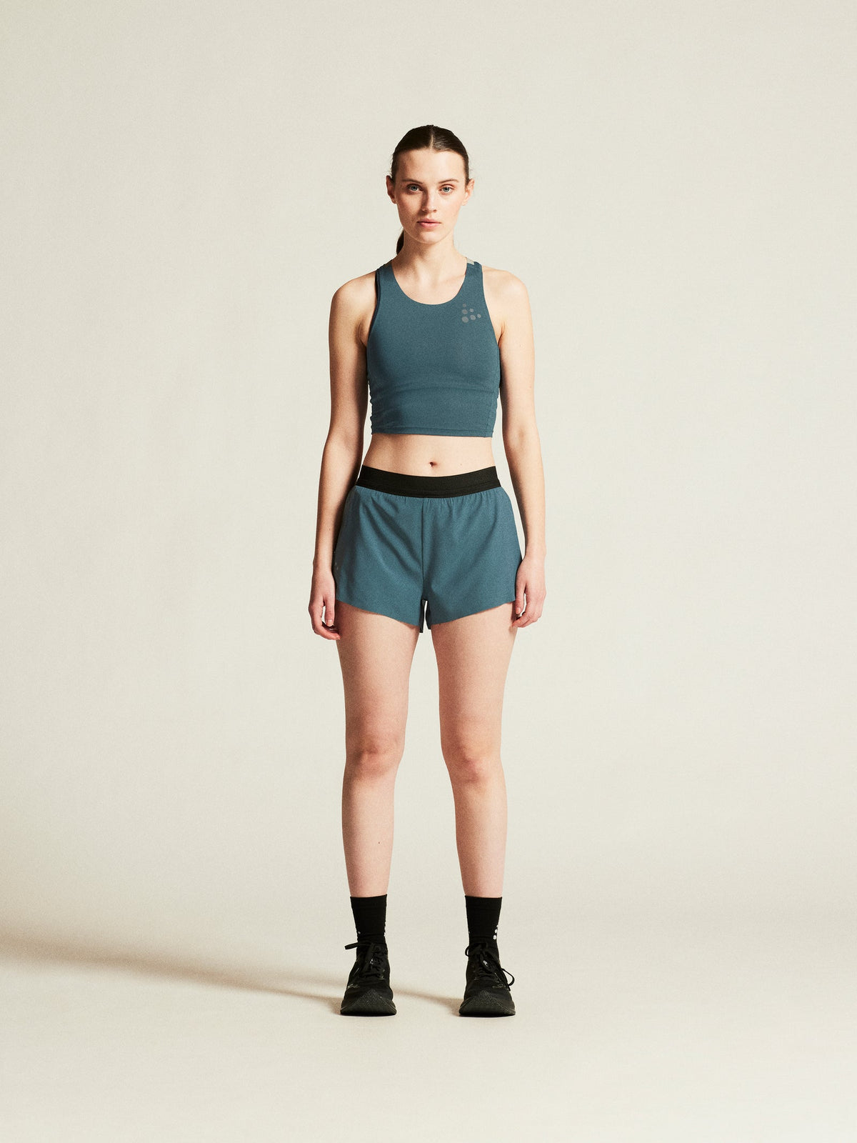 Craft PRO Hypervent Split Shorts 2 Damen in Blau, Detailansicht