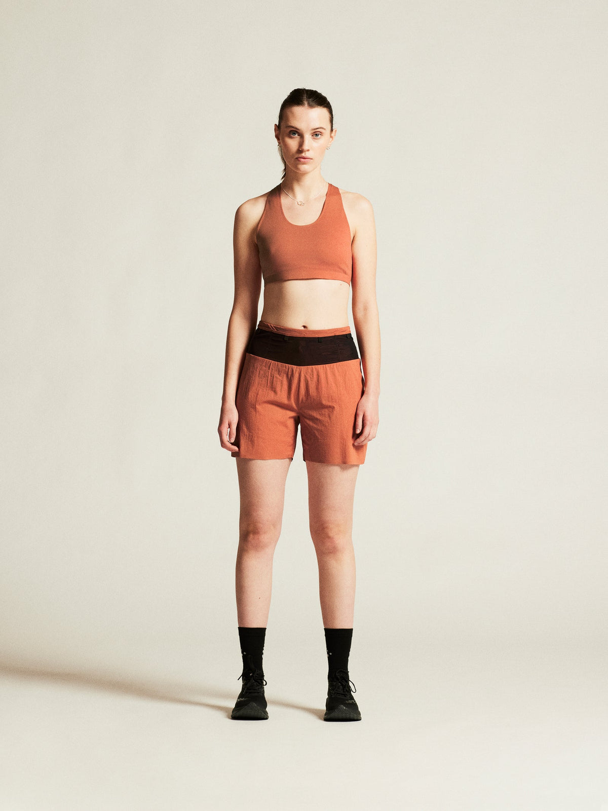 Craft PRO Trail Shorts Damen in Rot, Detailansicht