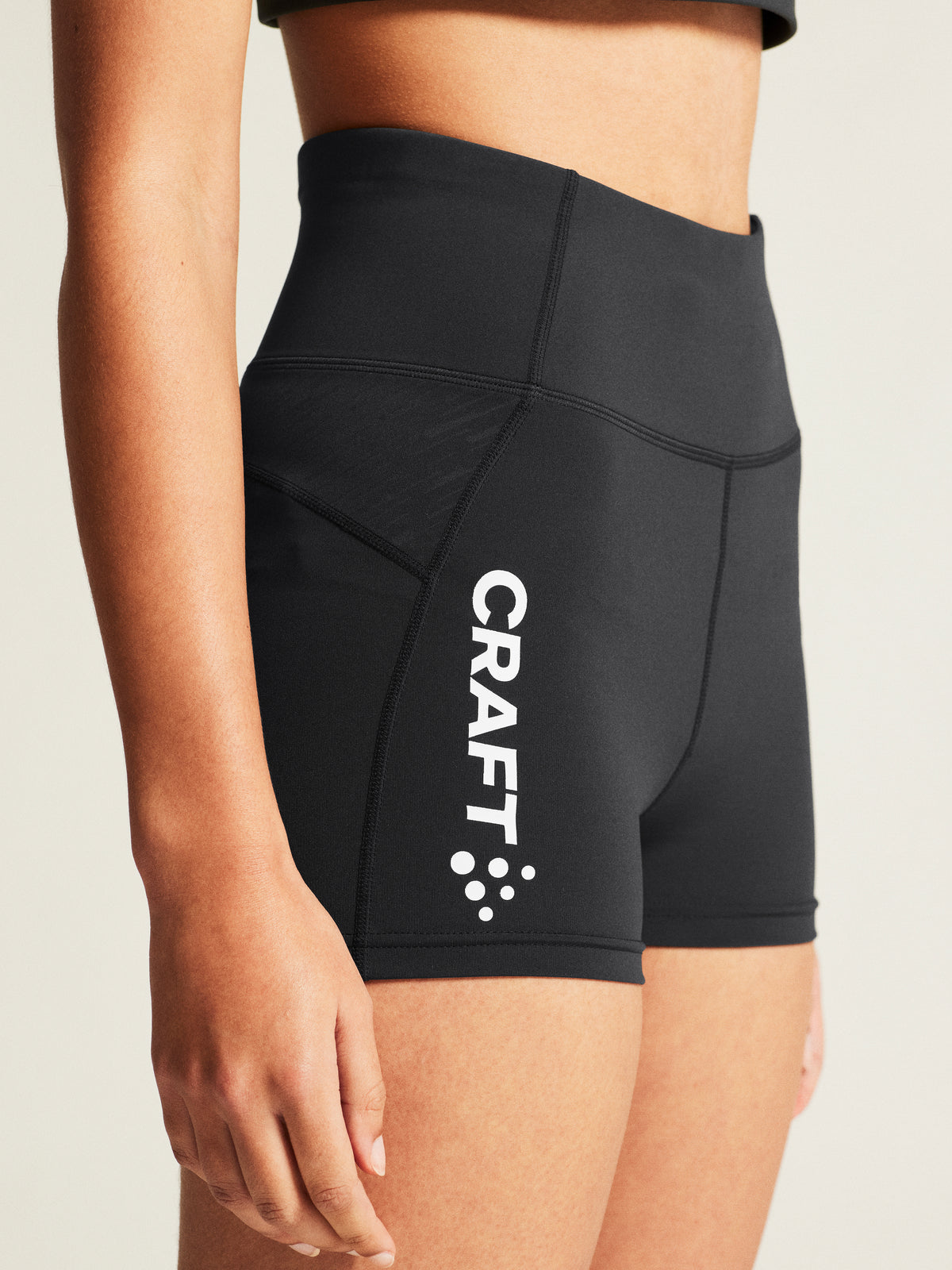 Craft Rush 2.0 Hot Pant Damen in Schwarz, Detailansicht