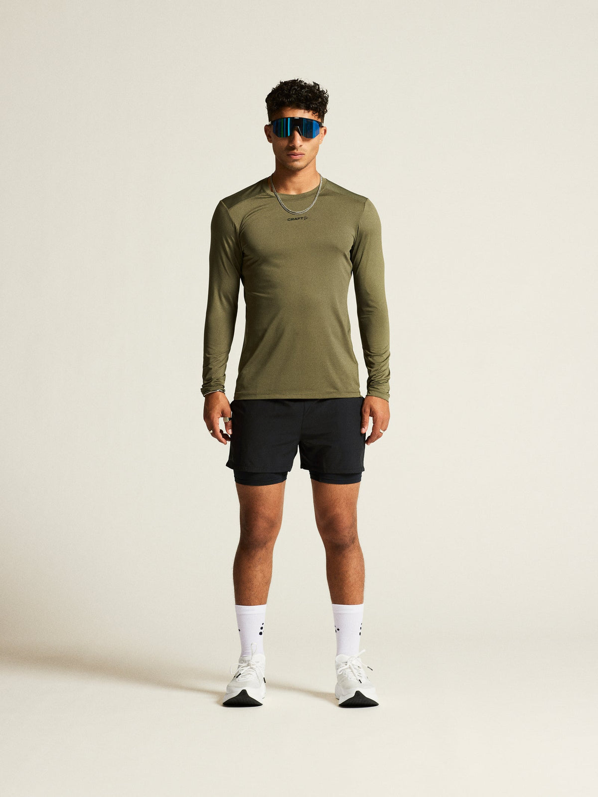 Craft ADV Essence LS Tee 2 Herren in Oliv, Detailansicht