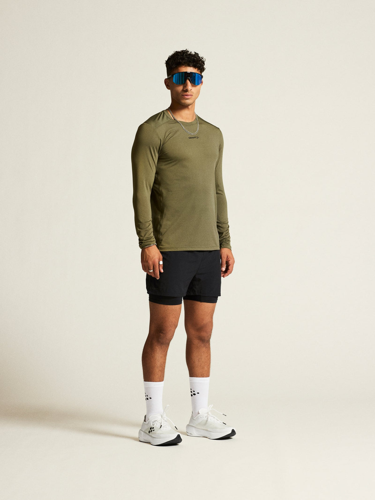 Craft ADV Essence LS Tee 2 Herren in Oliv, Detailansicht