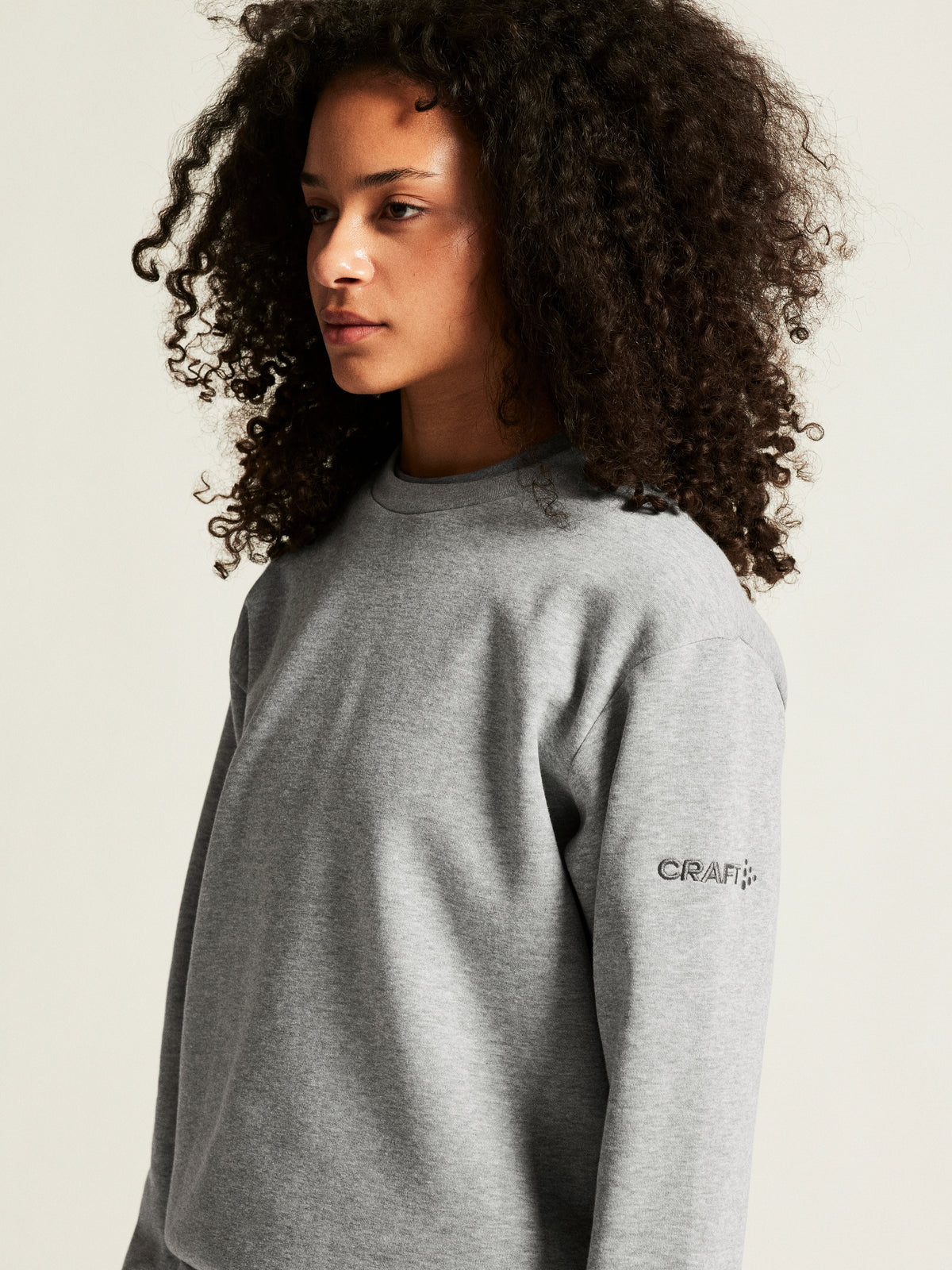 Craft Community 2.0 R Neck Damen in Grau meliert, Detailansicht