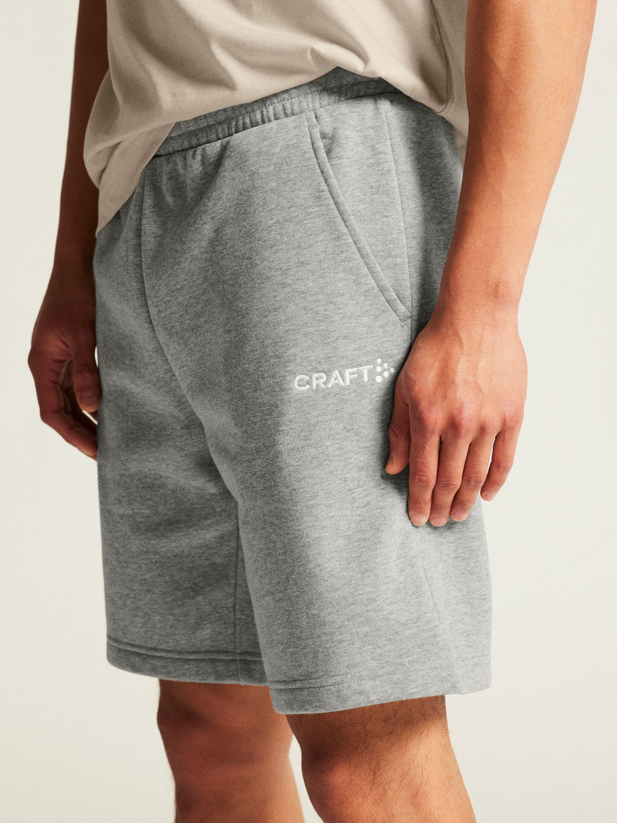 Craft Community 2.0 Shorts Herren in Grau meliert, Detailansicht