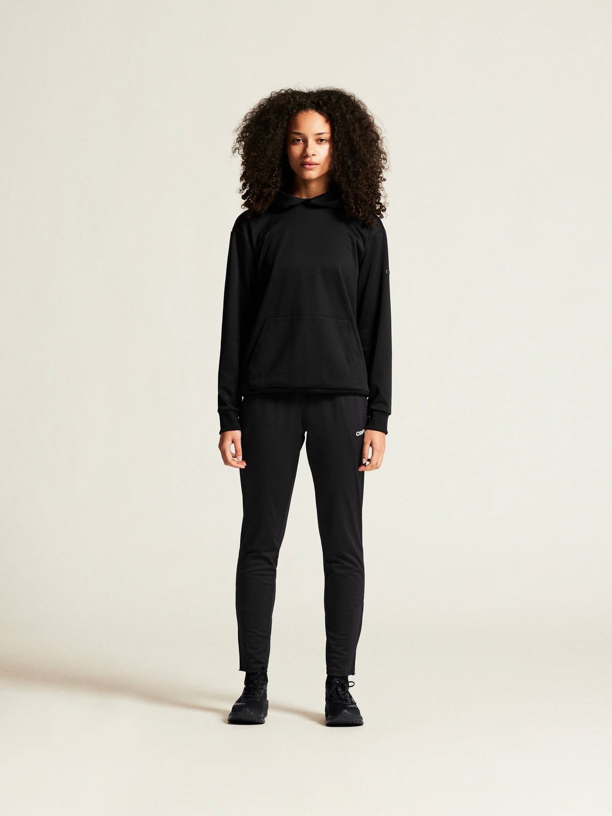 Craft Community 2.0 Function Hoodie Damen in Schwarz, Detailansicht