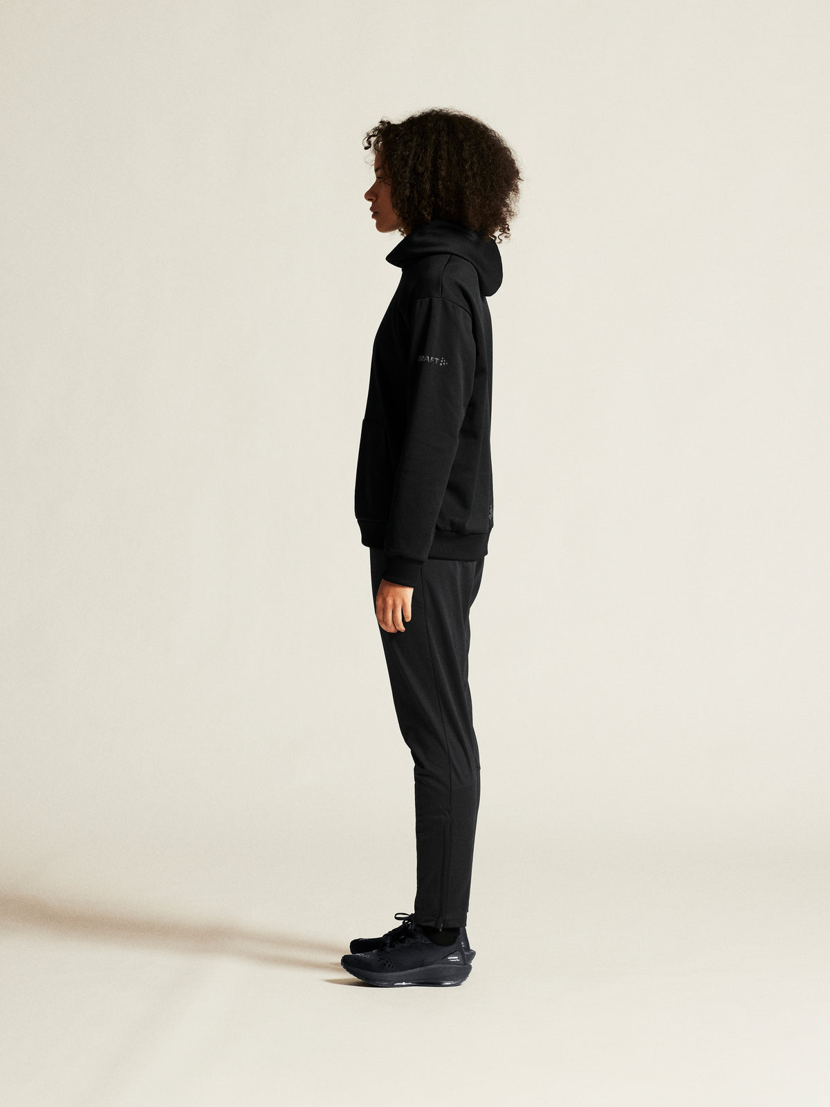 Craft Community 2.0 Function Hoodie Damen in Schwarz, Detailansicht