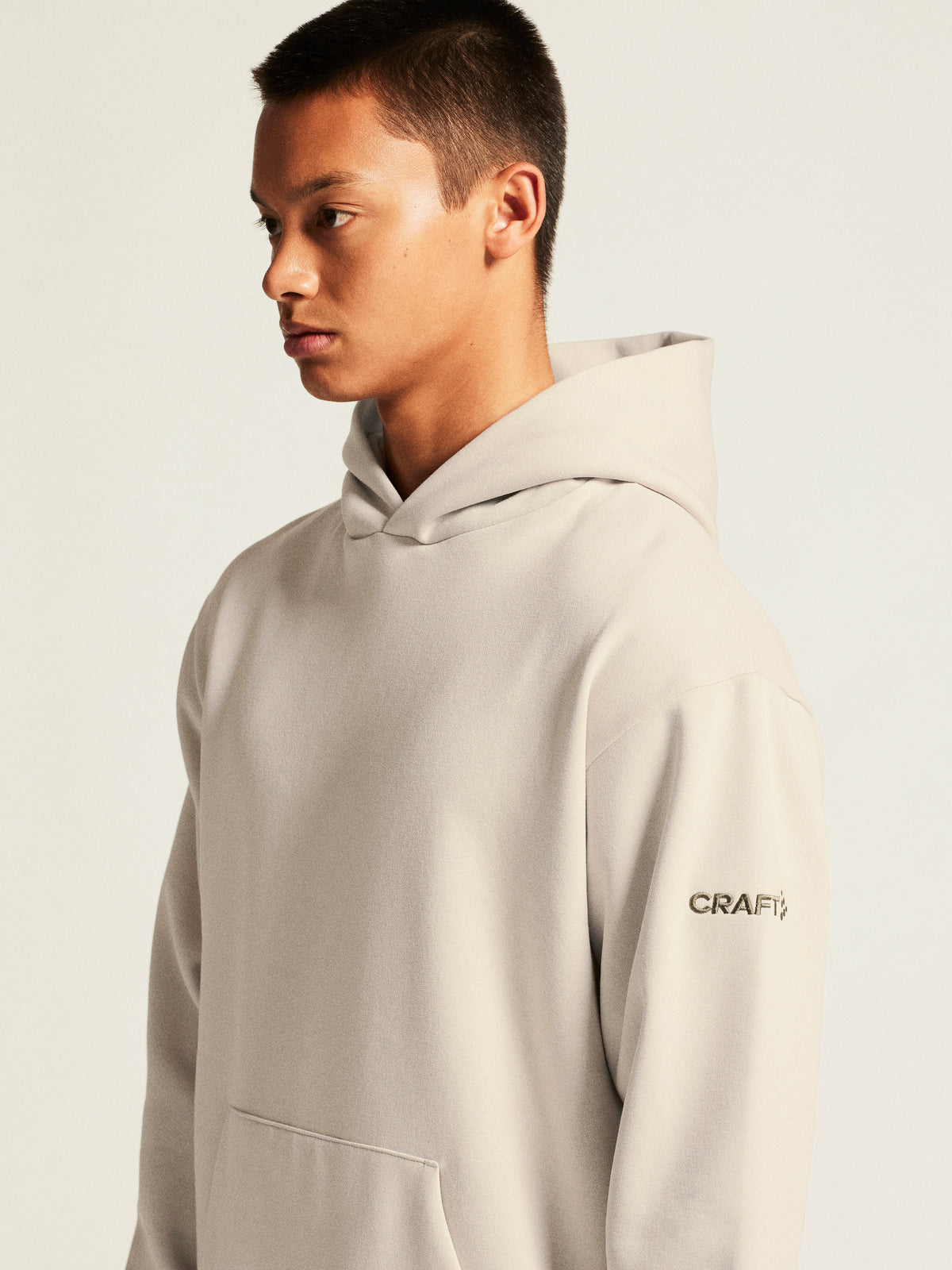 Craft Community 2.0 Hoodie Herren in Sand, Detailansicht