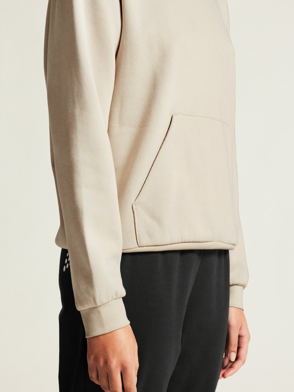 Craft Community 2.0 Hoodie Damen in Sand, Detailansicht
