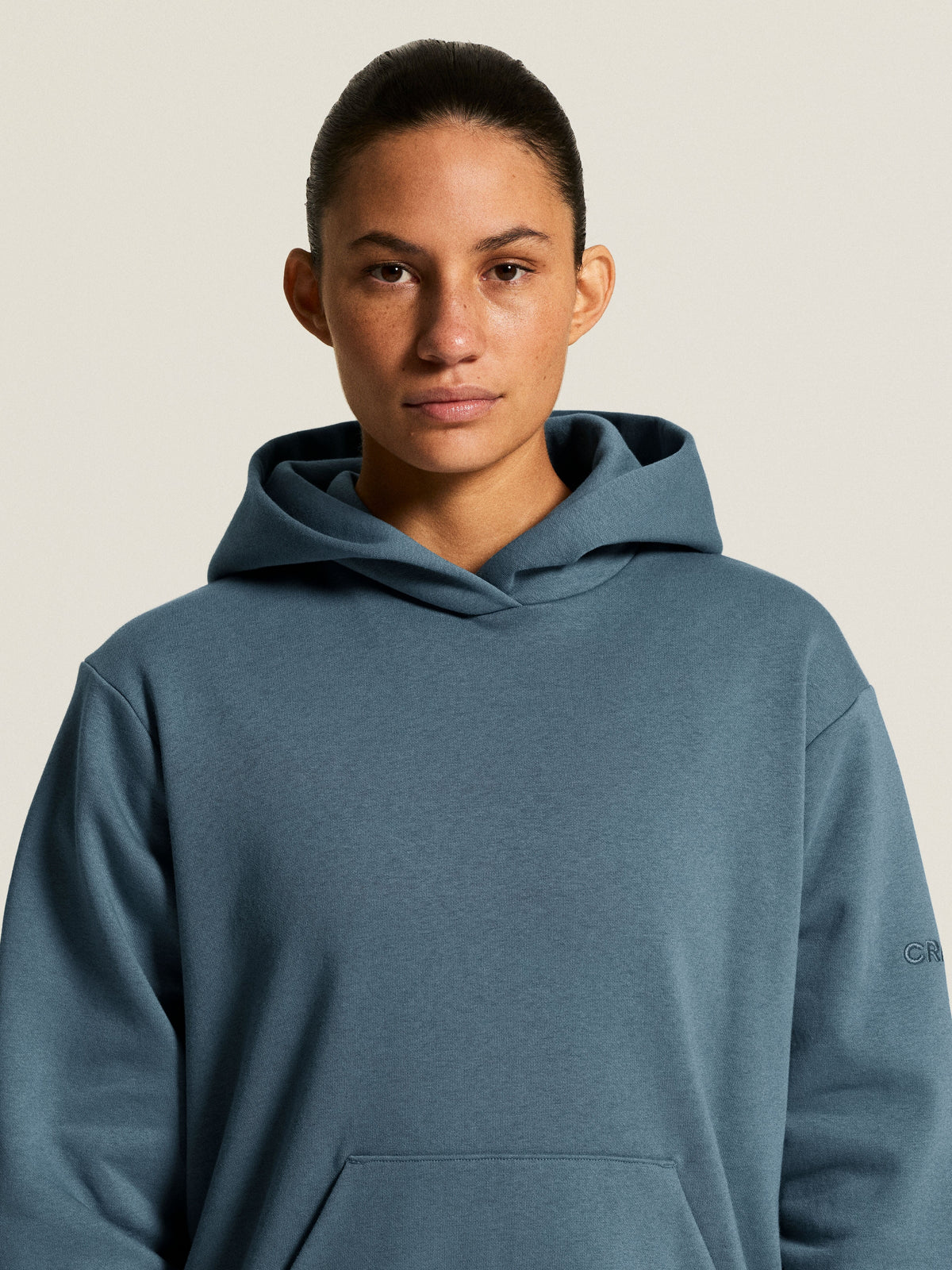 Craft Community 2.0 Hoodie Damen in Taubenblau, Detailansicht