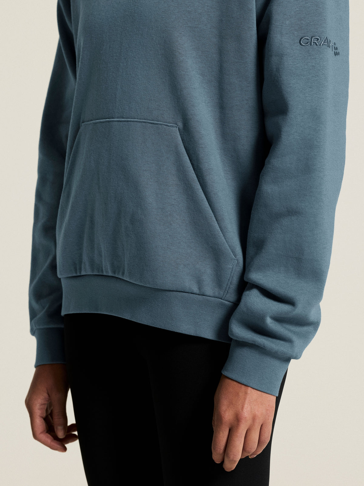 Craft Community 2.0 Hoodie Damen in Taubenblau, Detailansicht