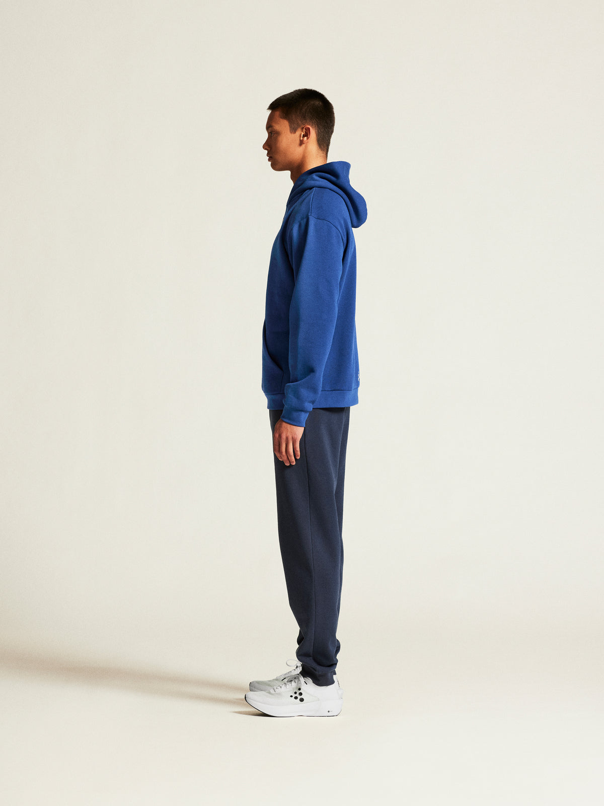 Craft Community 2.0 Logo Hoodie Herren in Kobaltblau, Detailansicht