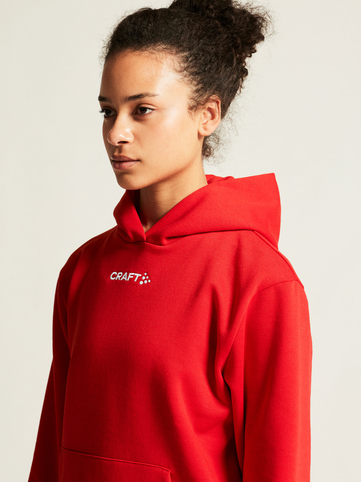 Craft Community 2.0 Logo Hoodie Damen in Rot, Detailansicht
