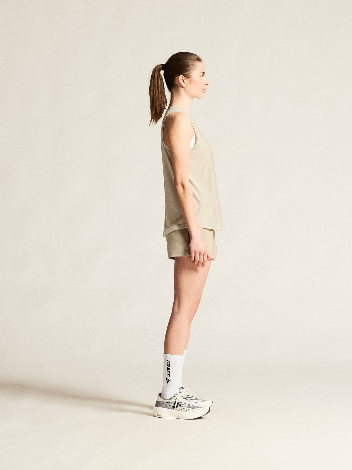 Craft Collective Singlet Damen in Sand, Detailansicht