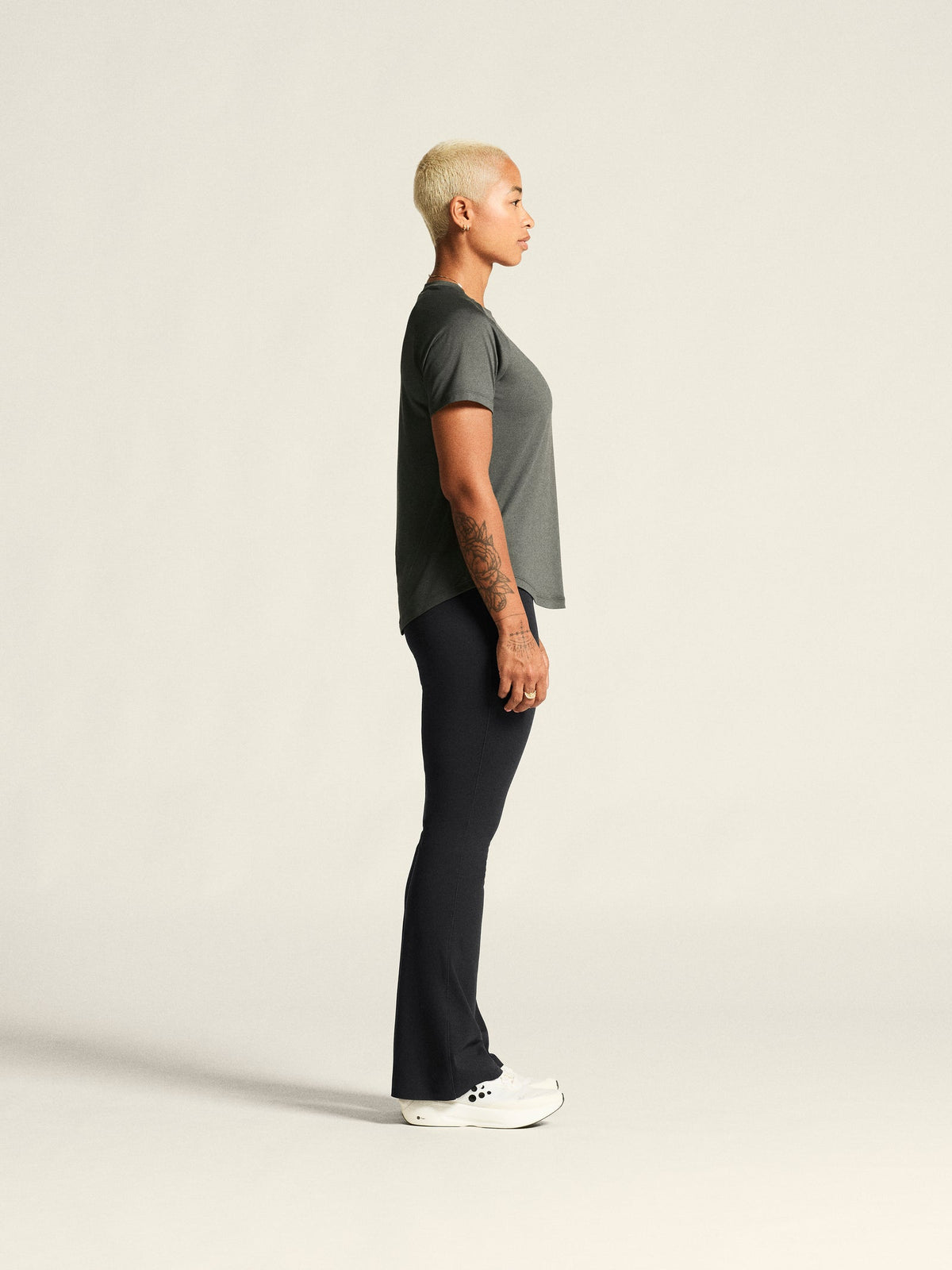 Craft Collective SS Tee Damen in Grau, Detailansicht