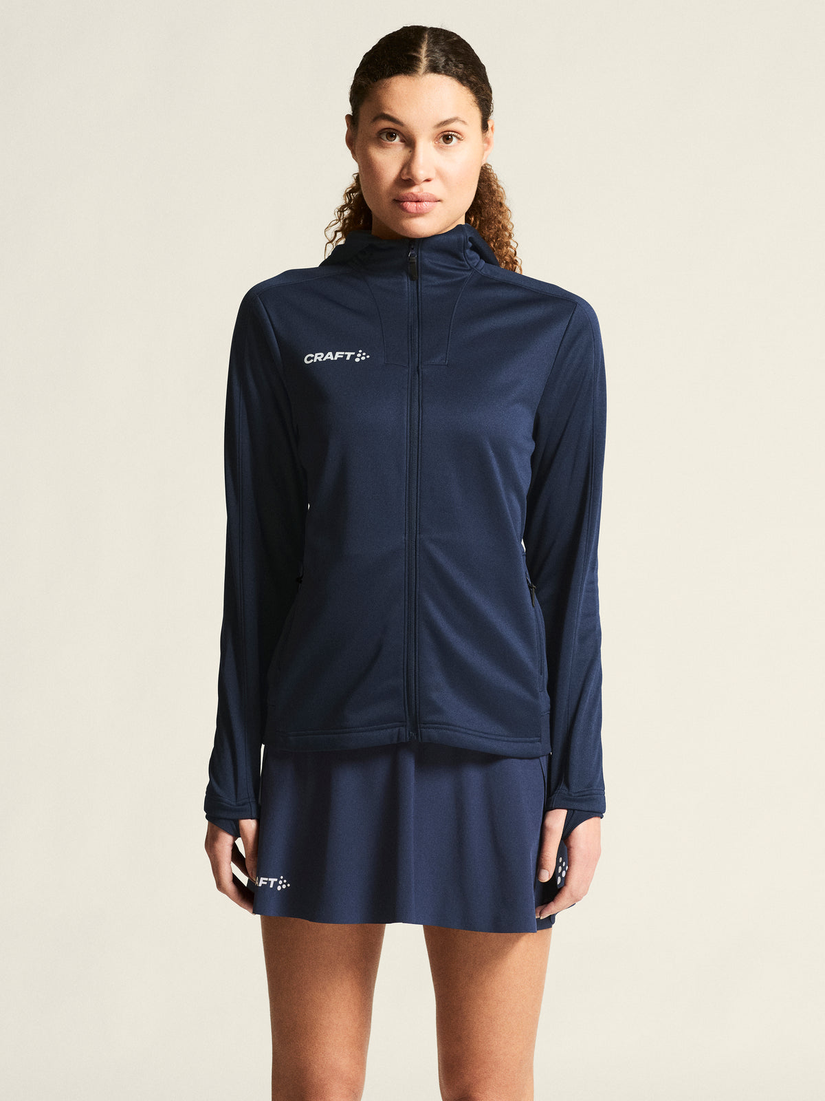 Craft Evolve 2.0 Brushed Hood Jacket Damen in Navy, Detailansicht
