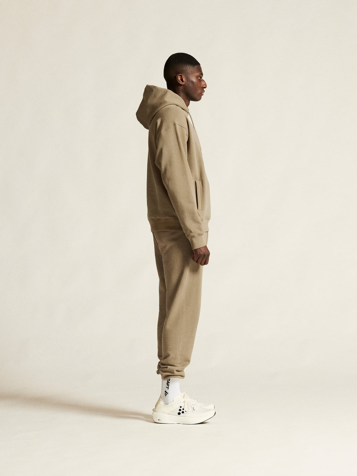 Craft Frequent Hoodie Herren in Beige, Detailansicht