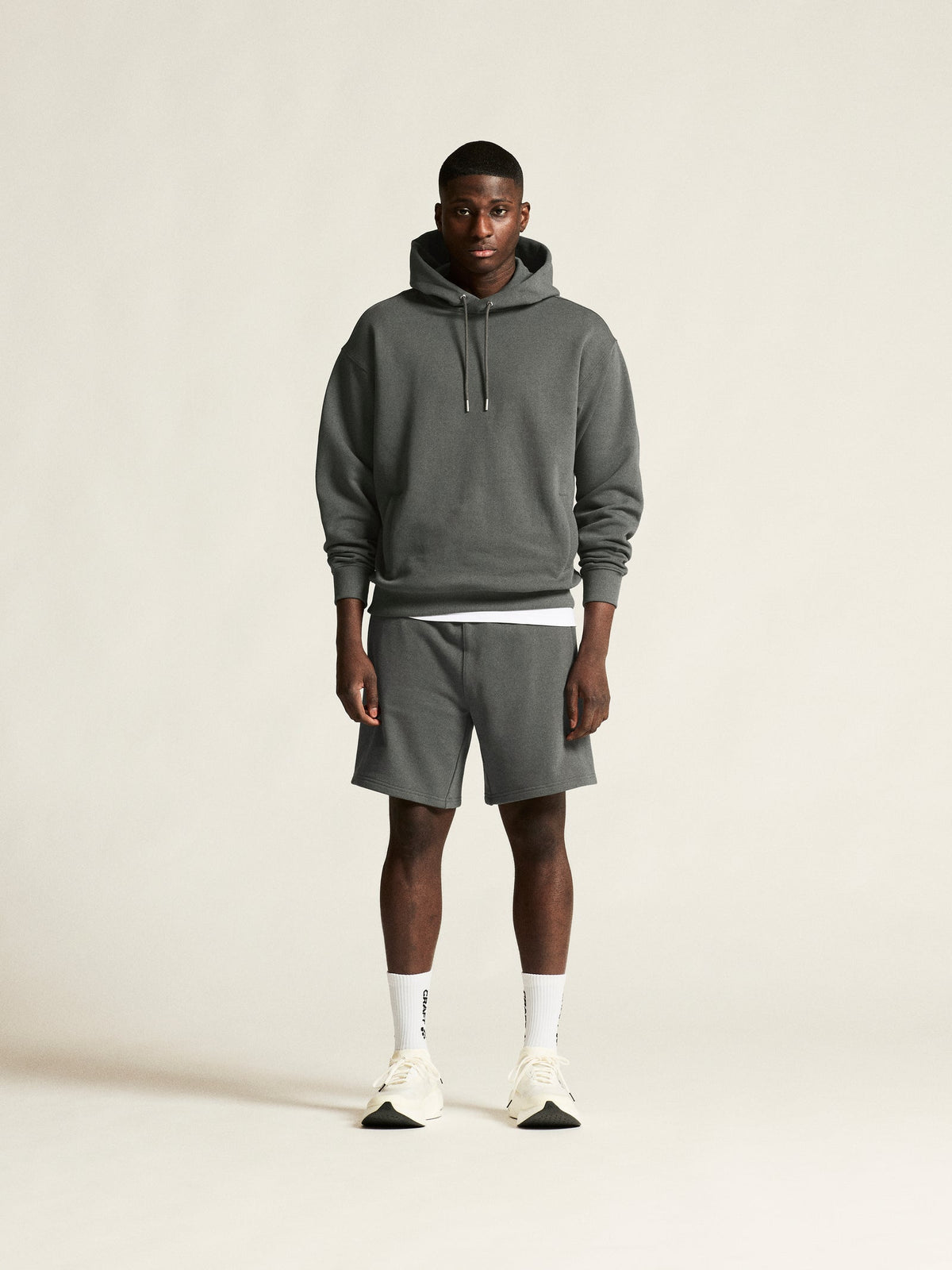 Craft Frequent Hoodie Herren in Grau, Detailansicht