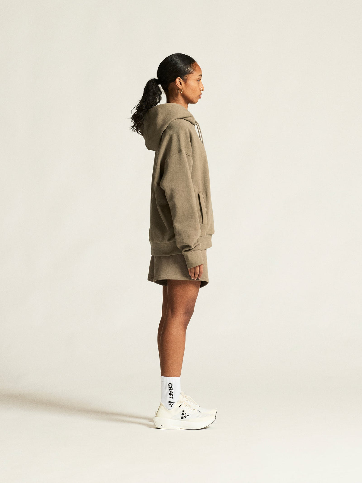Craft Frequent Hoodie Damen in Beige, Detailansicht