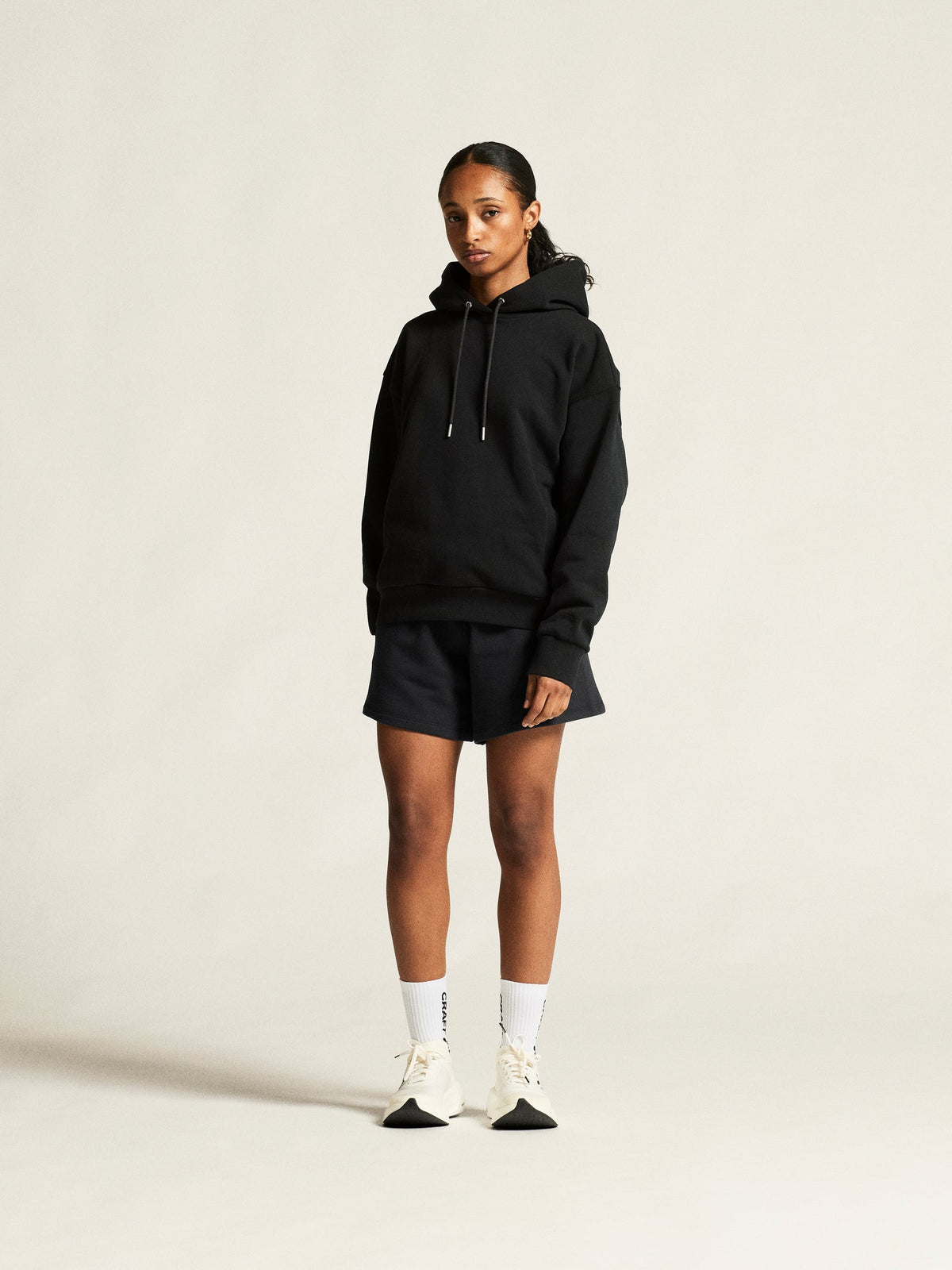 Craft Frequent Hoodie Damen in Schwarz, Detailansicht