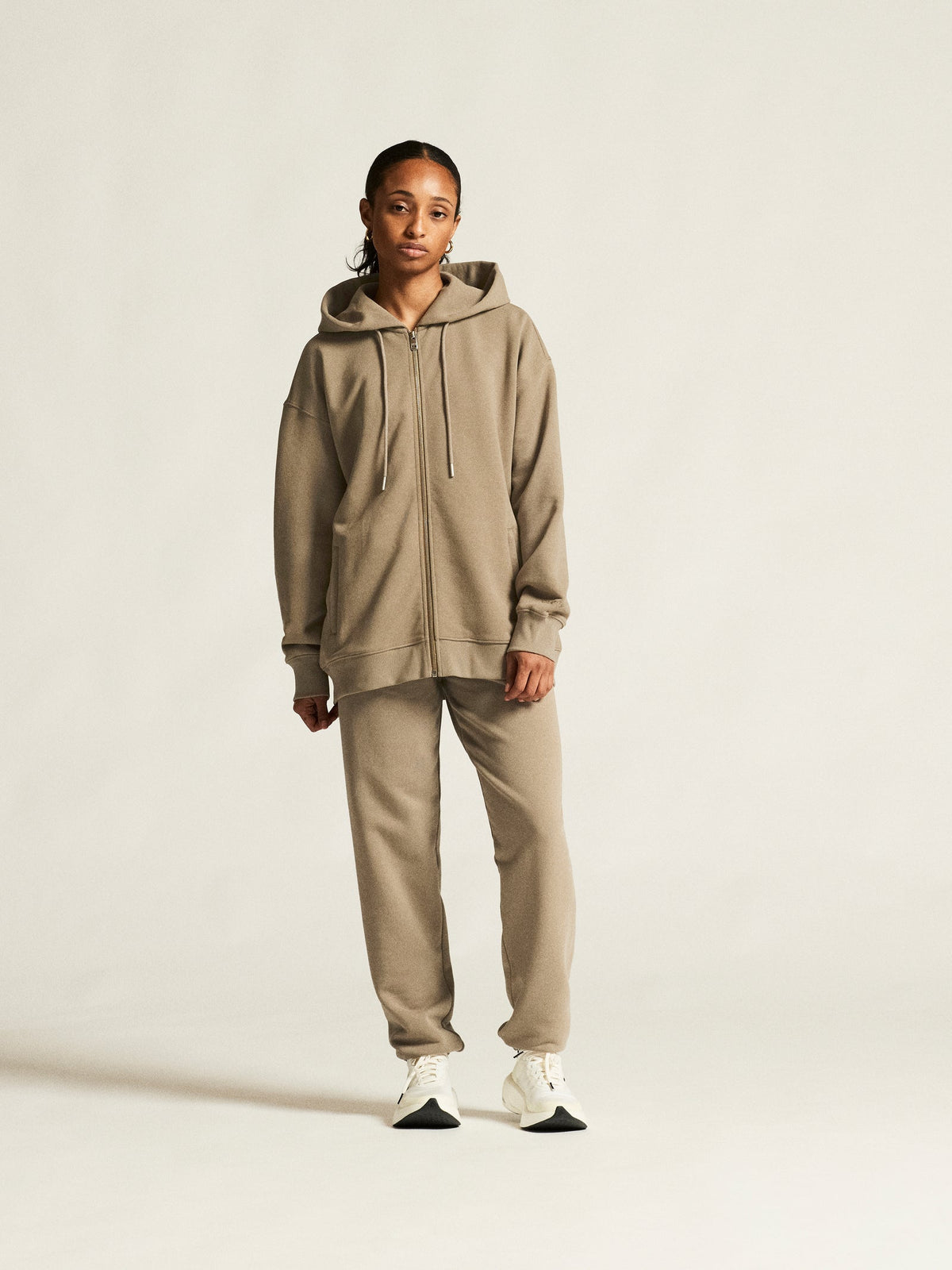 Craft Frequent FZ Hoodie Damen in Beige, Detailansicht