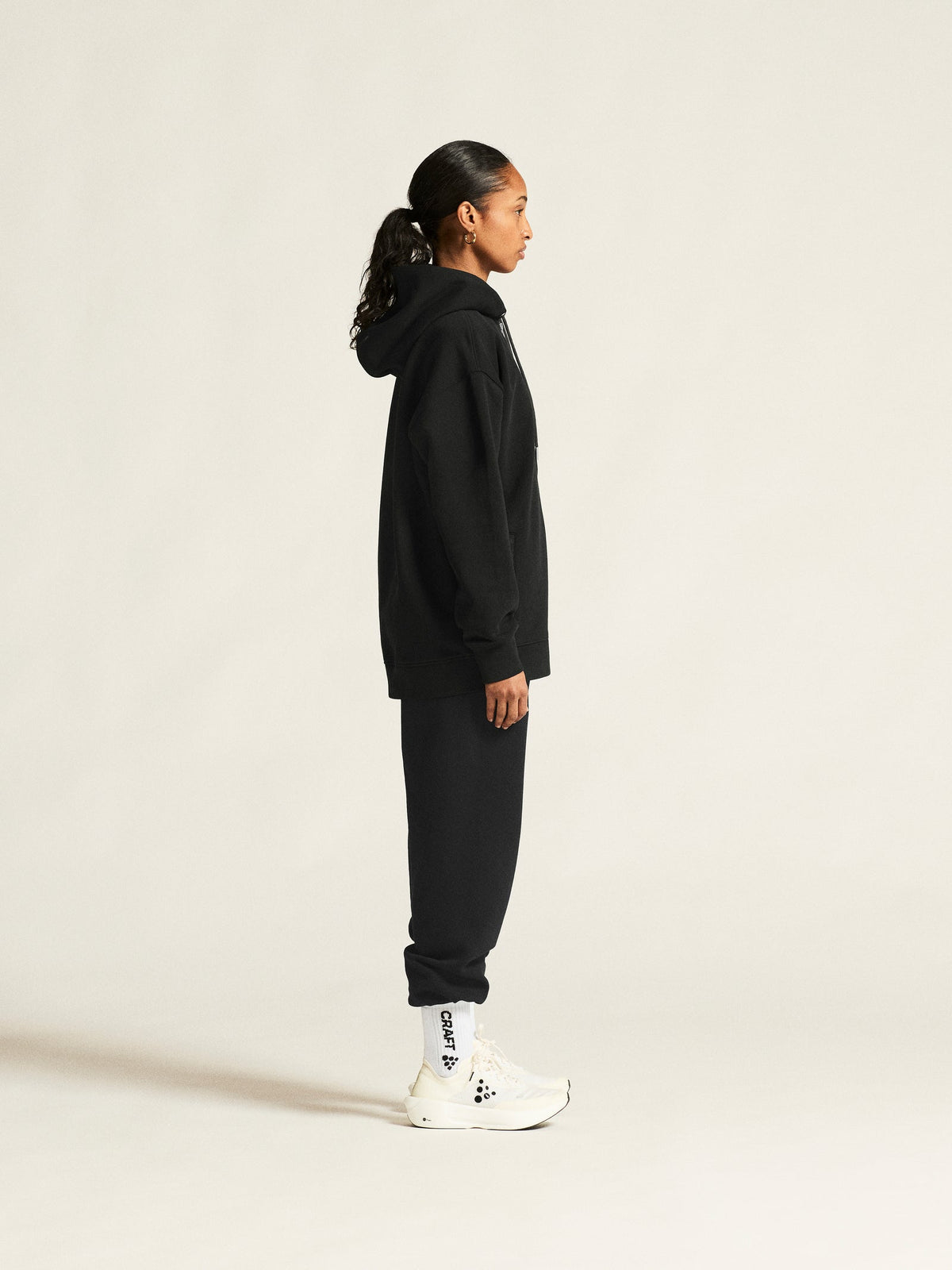 Craft Frequent FZ Hoodie Damen in Schwarz, Detailansicht