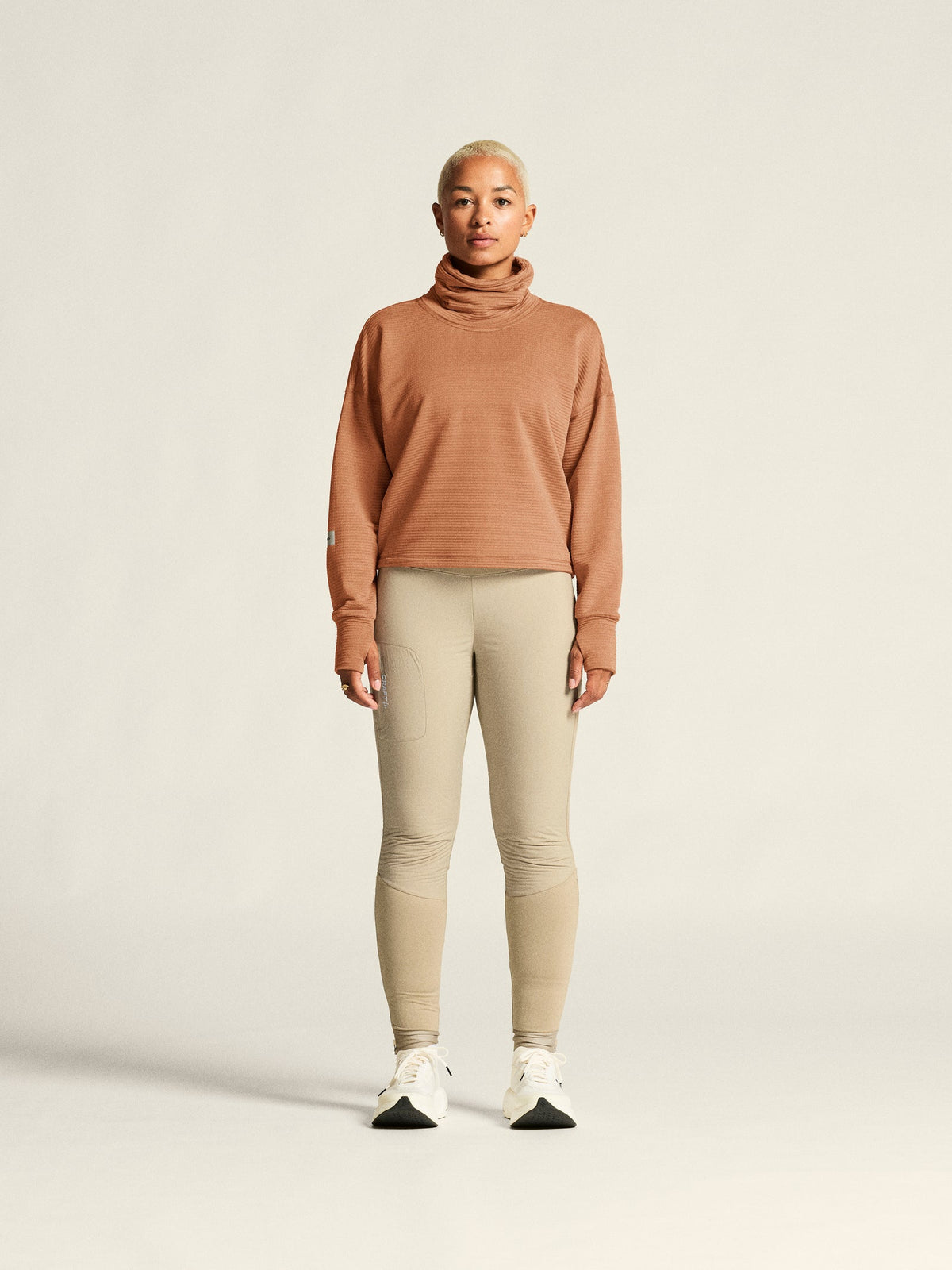 Craft SubZ Funnelneck Jersey Damen in Beige, Detailansicht