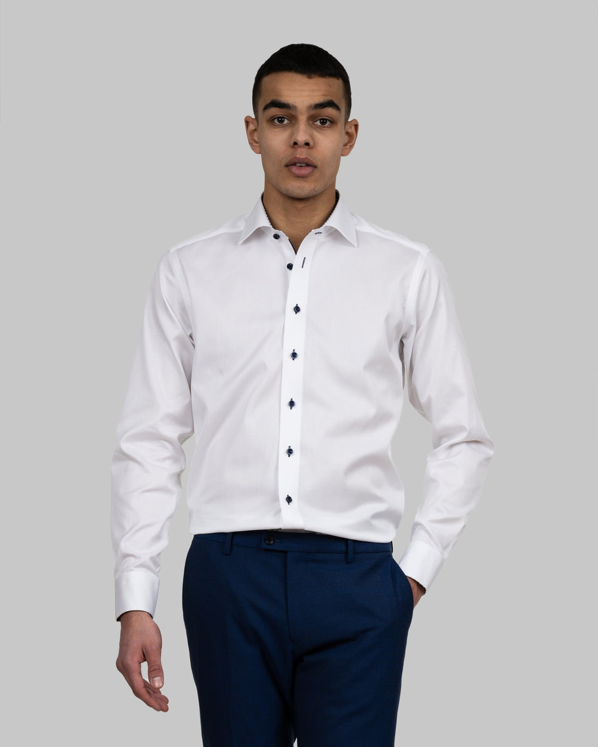 J.Harvest & Frost RB20 Twill Slim Weiss/Marineblau, Produktansicht
