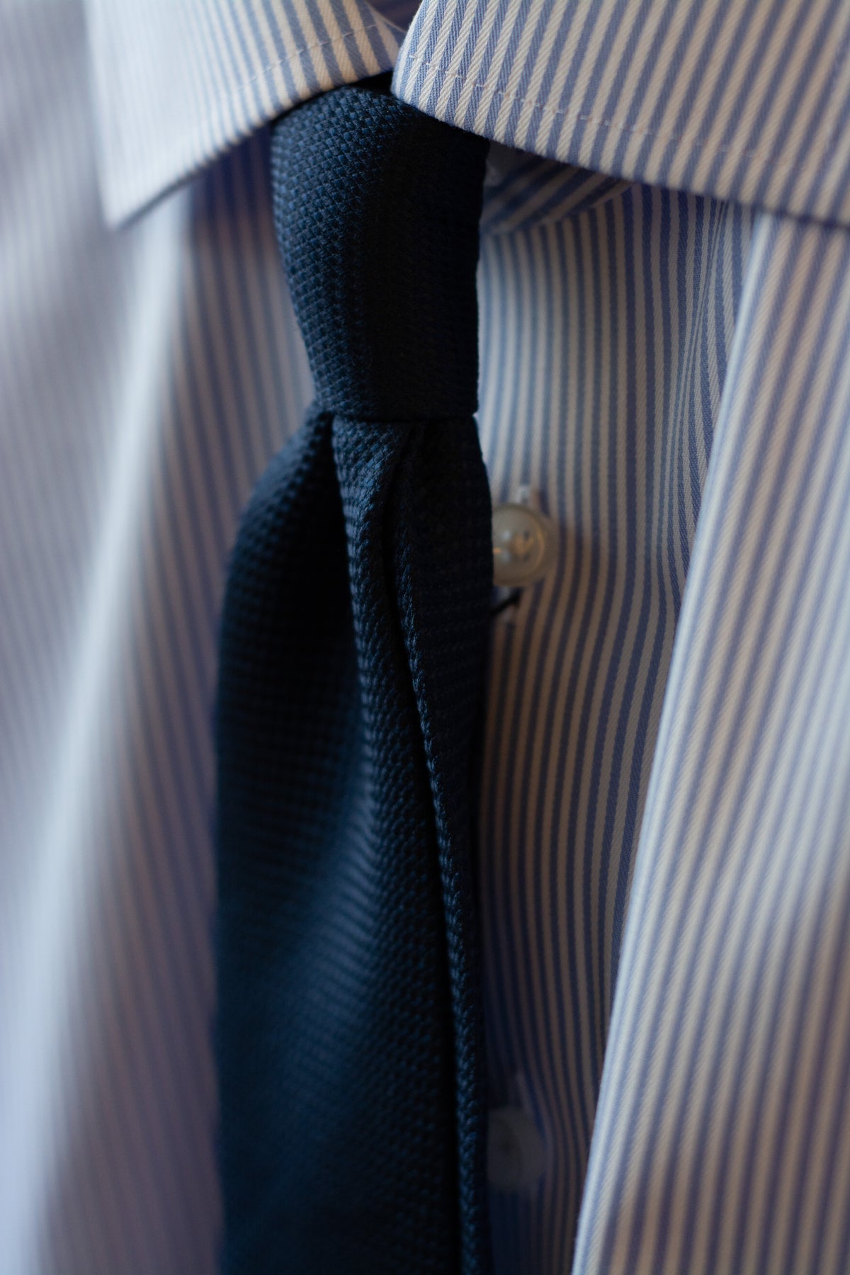 J.Harvest & Frost YB50 Twill Regular Hellblau gestreift, Detailansicht