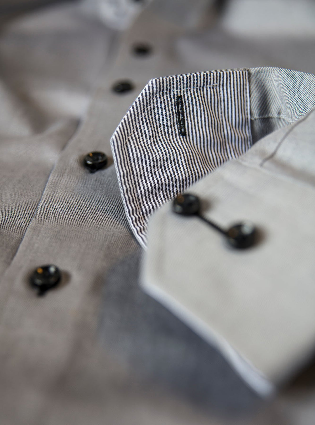 J.Harvest & Frost YB51 Twill Regular Grau/Schwarz, Detailansicht