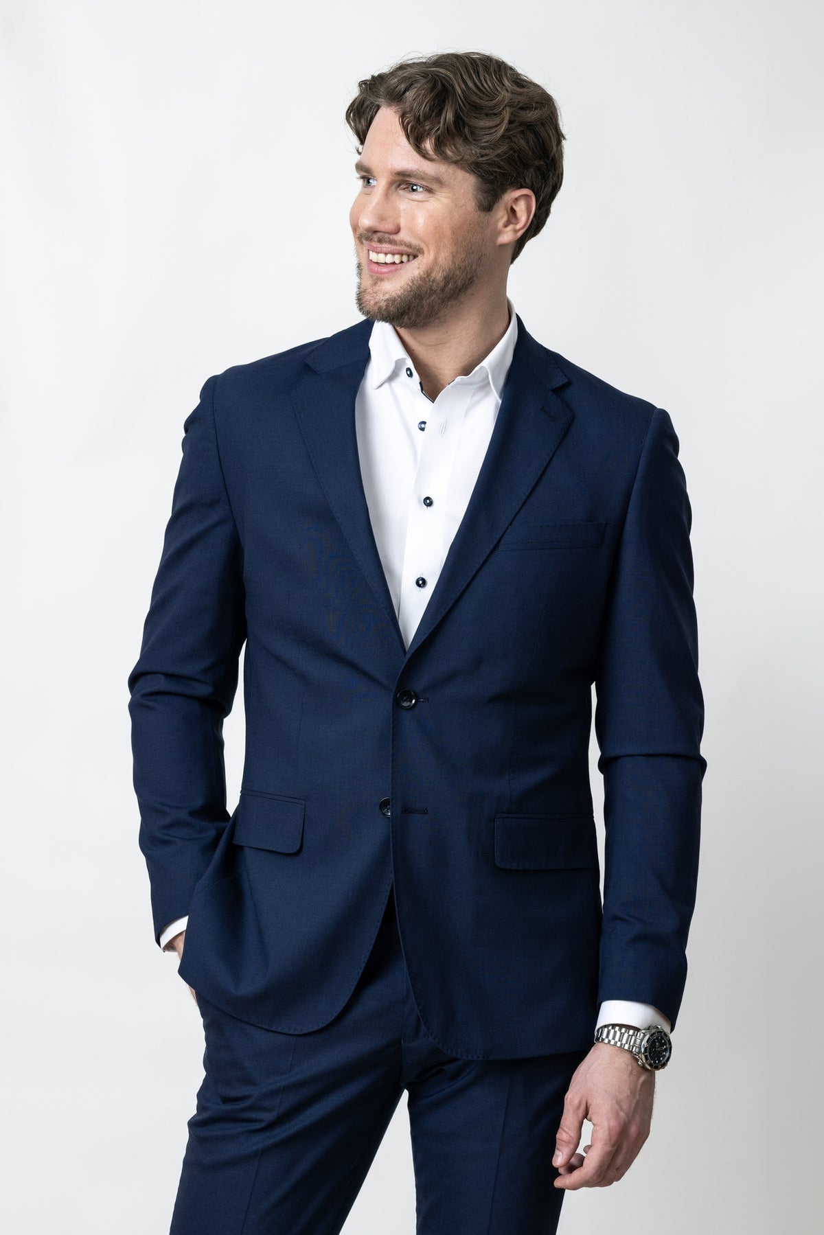 J.Harvest & Frost YB56 Twill Regular Weiss/Marineblau, Produktansicht