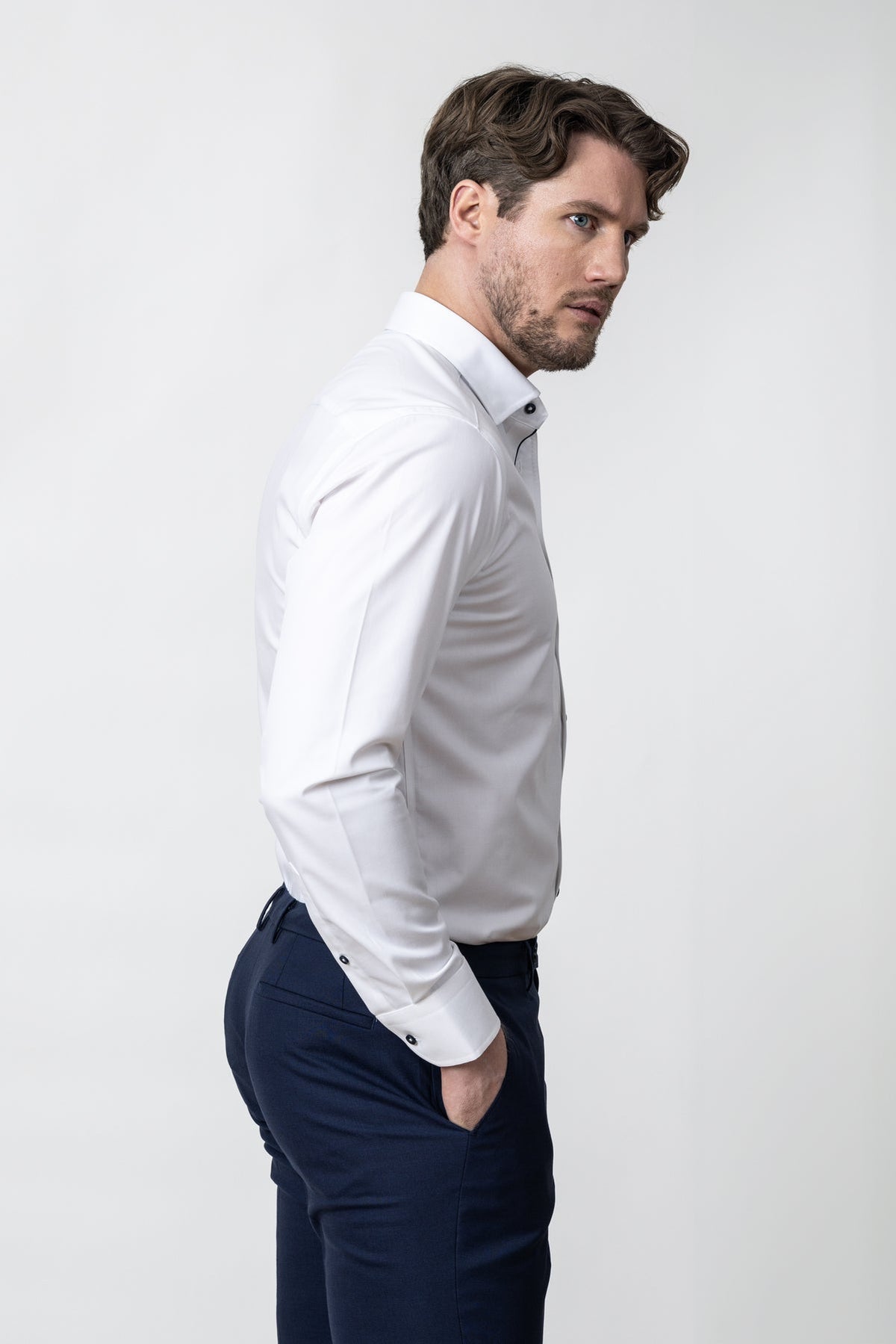 J.Harvest & Frost YB56 Twill Regular Weiss/Marineblau, Produktansicht