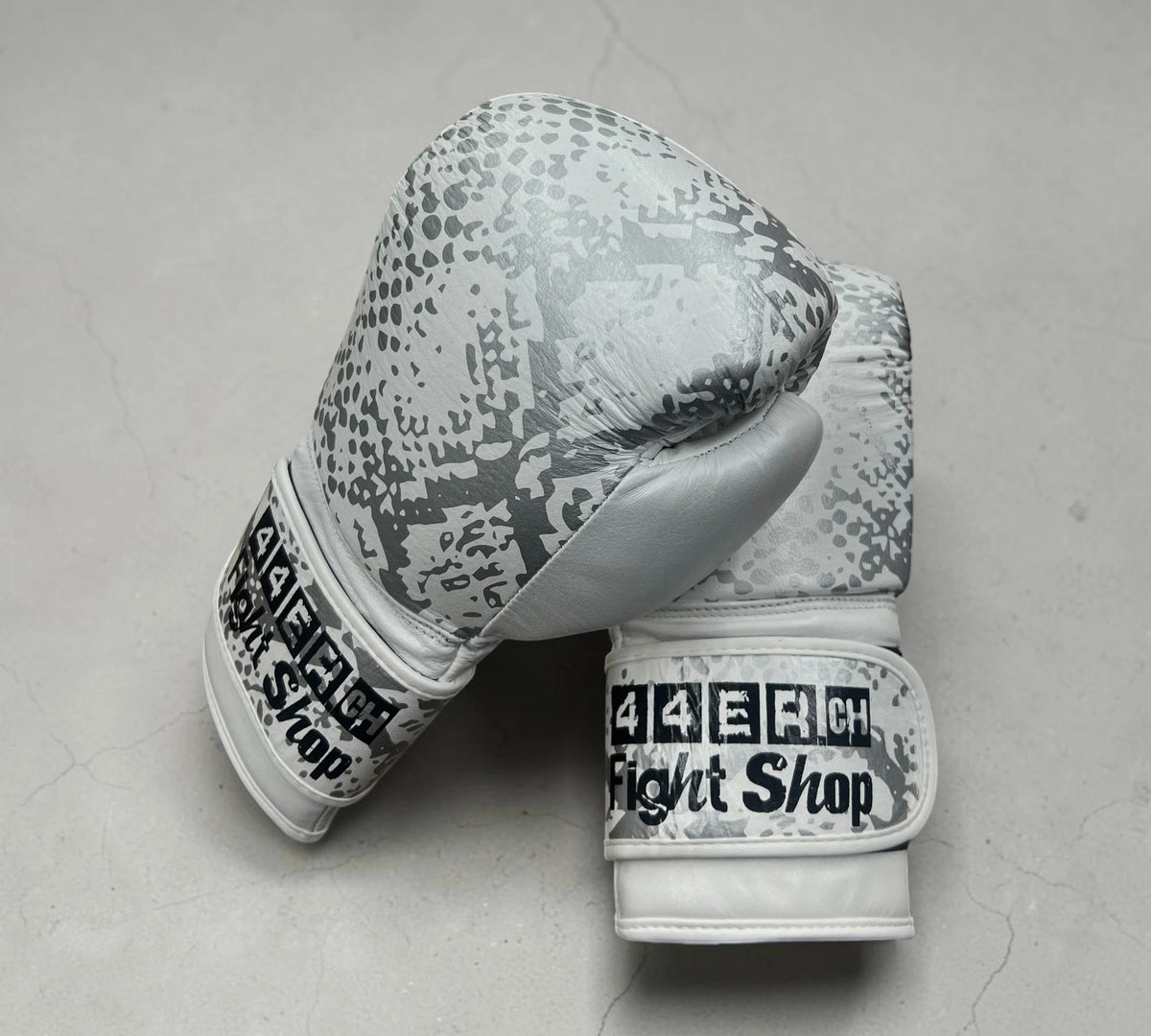 44er Boxhandschuhe Snake, liegend mit Klettverschluss