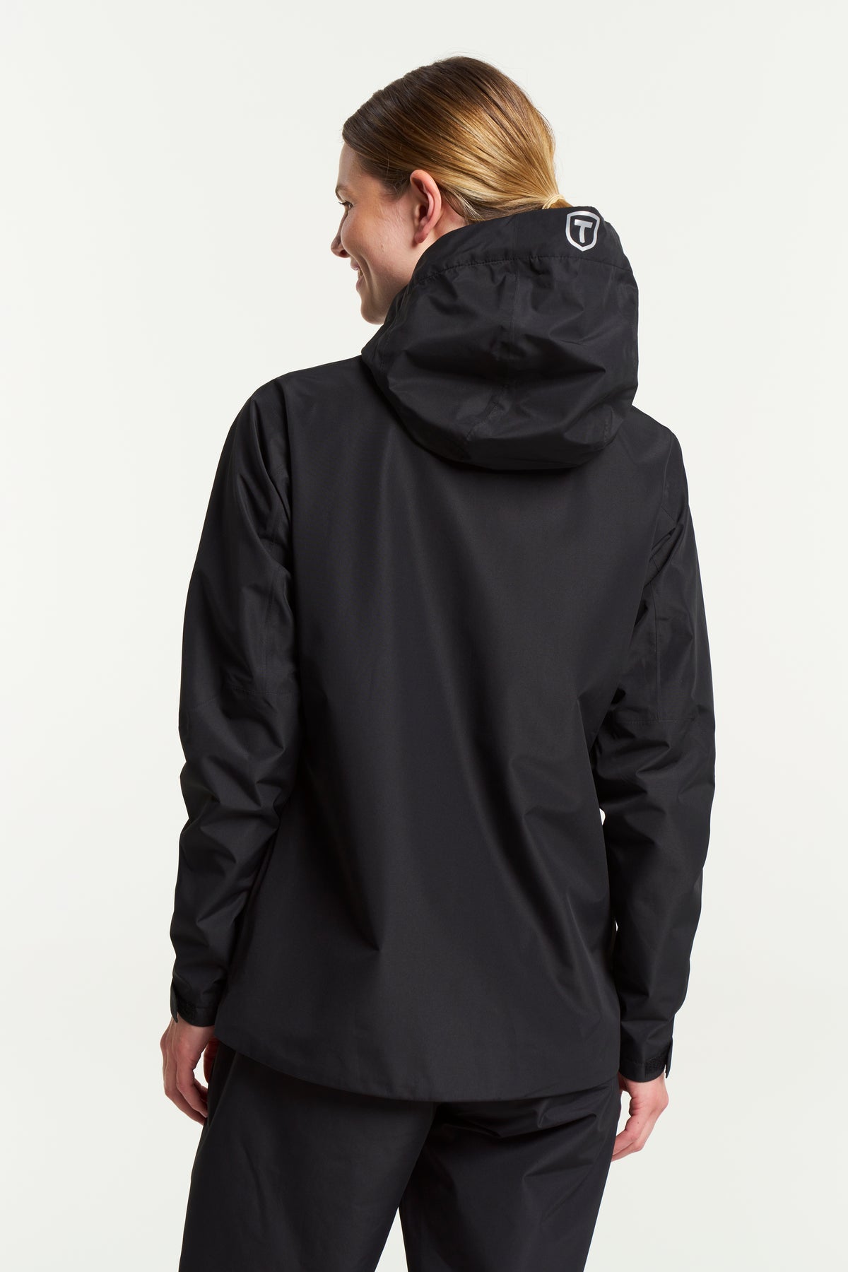 Tenson Winga Rain Jacket Women Schwarz, Rückansicht