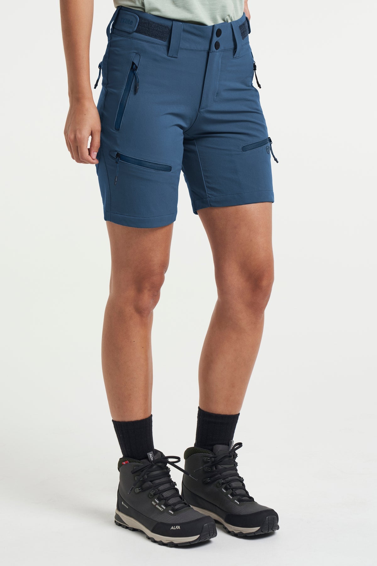 Tenson TXlite Flex Shorts Women Dunkelblau, Produktansicht