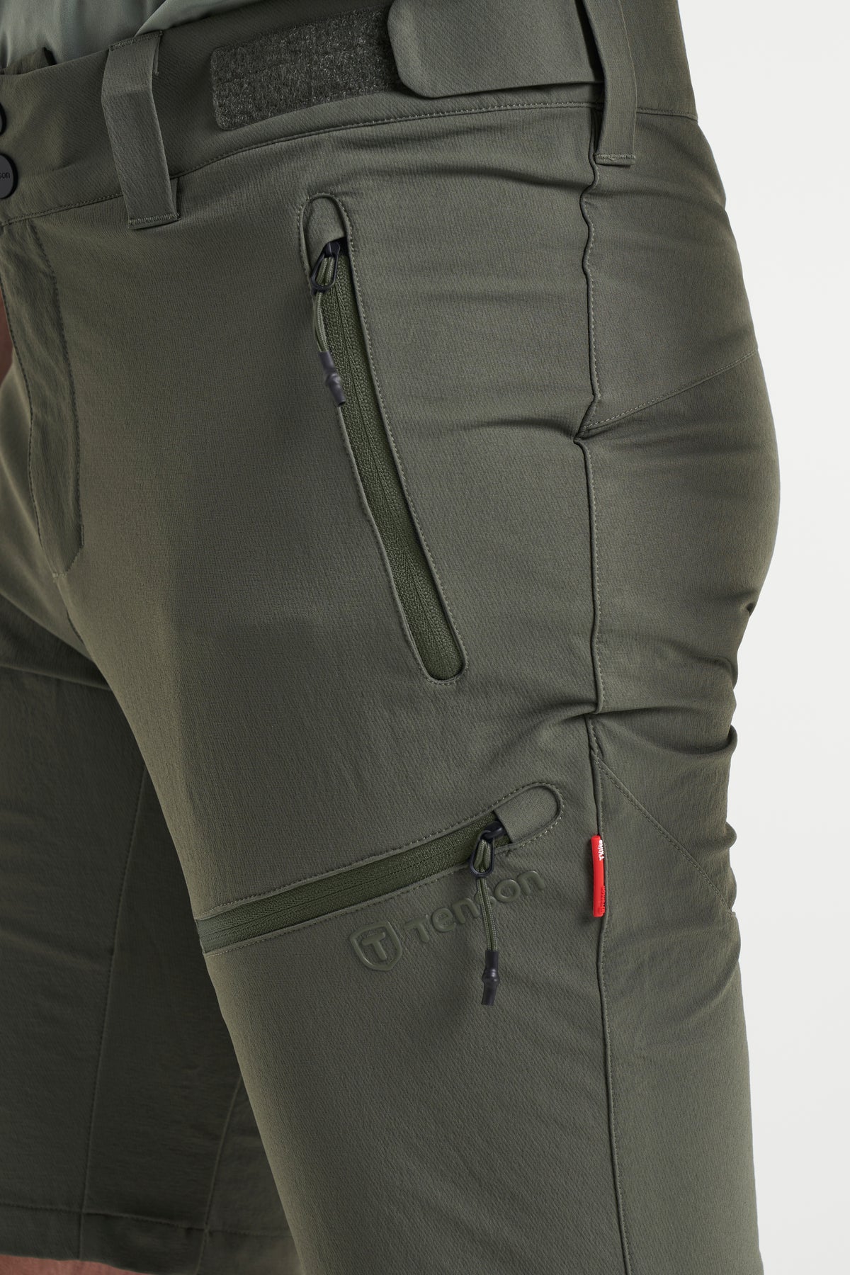 Tenson TXlite Flex Shorts Men Dunkelolivgrün, Produktansicht